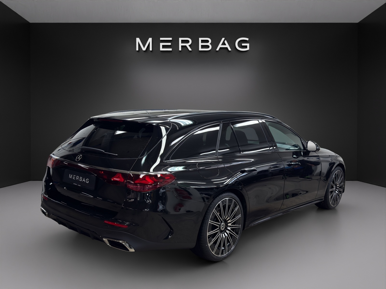 MERCEDES-BENZ E 220 d T 4Matic 9G-Tronic-image-4