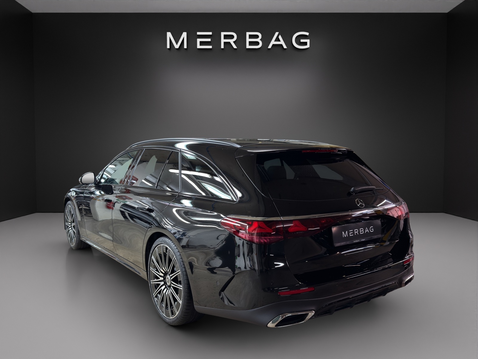 MERCEDES-BENZ E 220 d T 4Matic 9G-Tronic-image-2