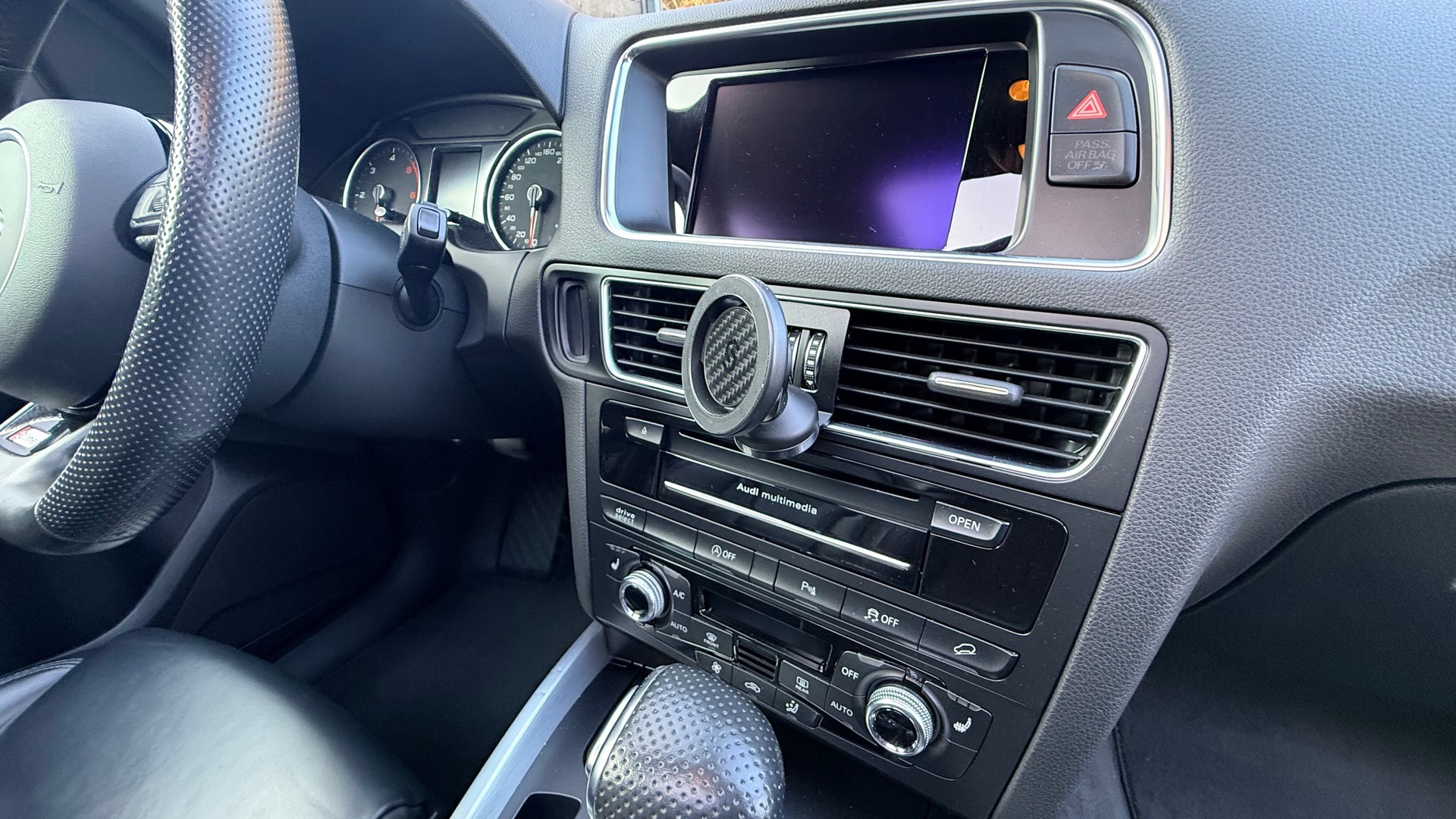AUDI Q5 2.0 TDI quattro S-tronic-image-16