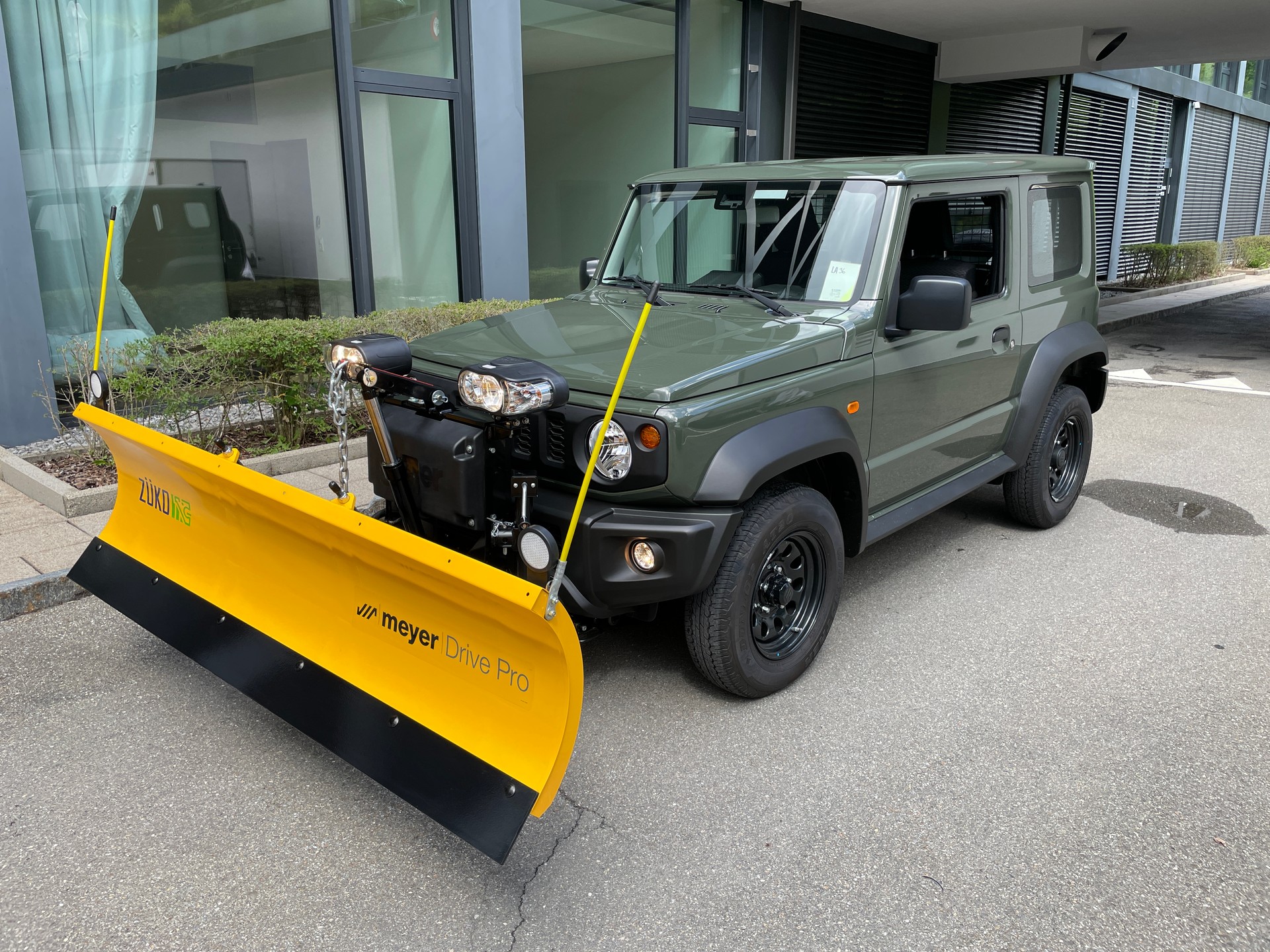 SUZUKI SUZUKI Jimny 1.5 Compact+ 4x4 mit Schneepflug, Winterdienst