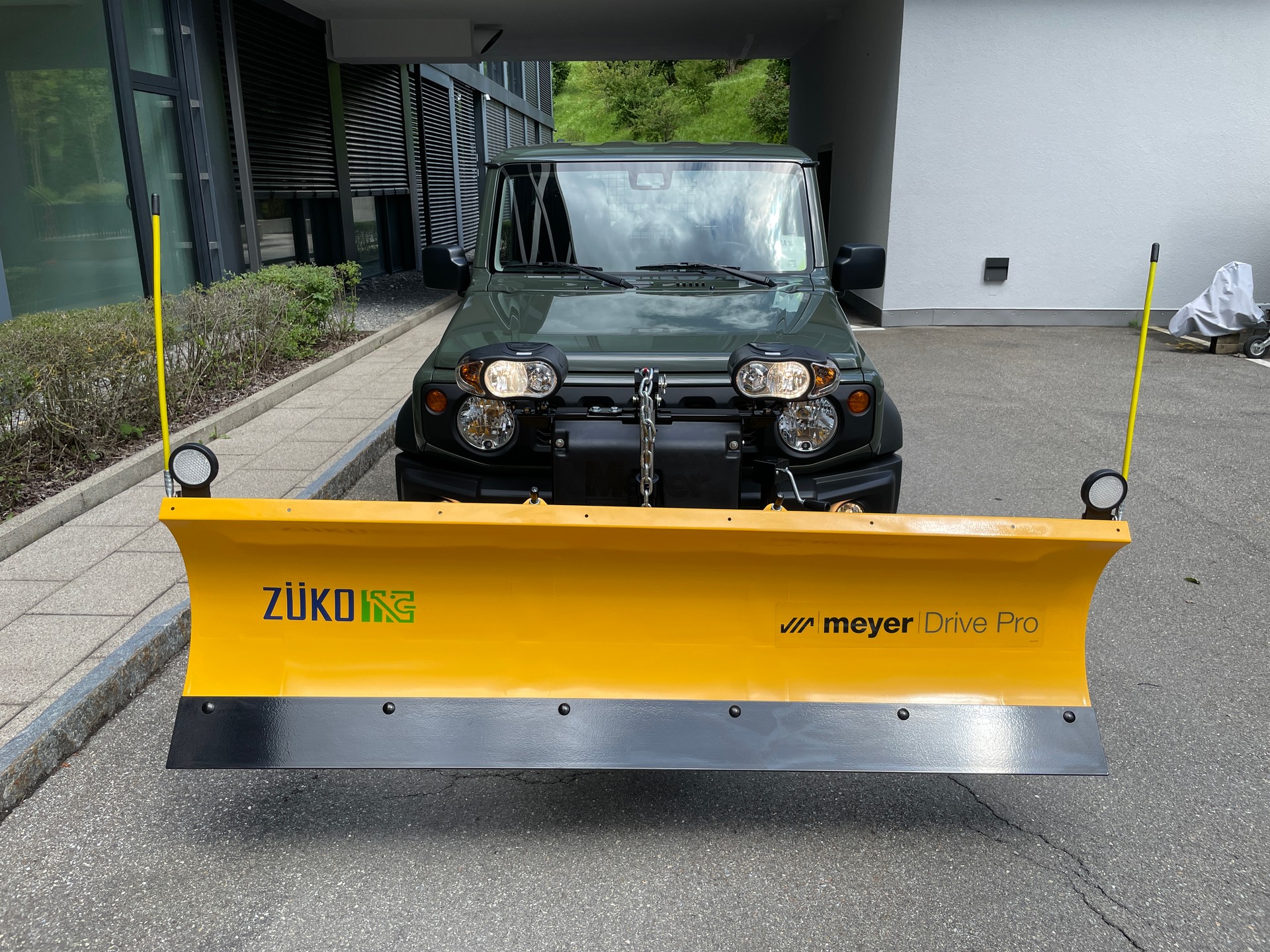 SUZUKI SUZUKI Jimny 1.5 Compact+ 4x4 mit Schneepflug, Winterdienst-showroom-element-1
