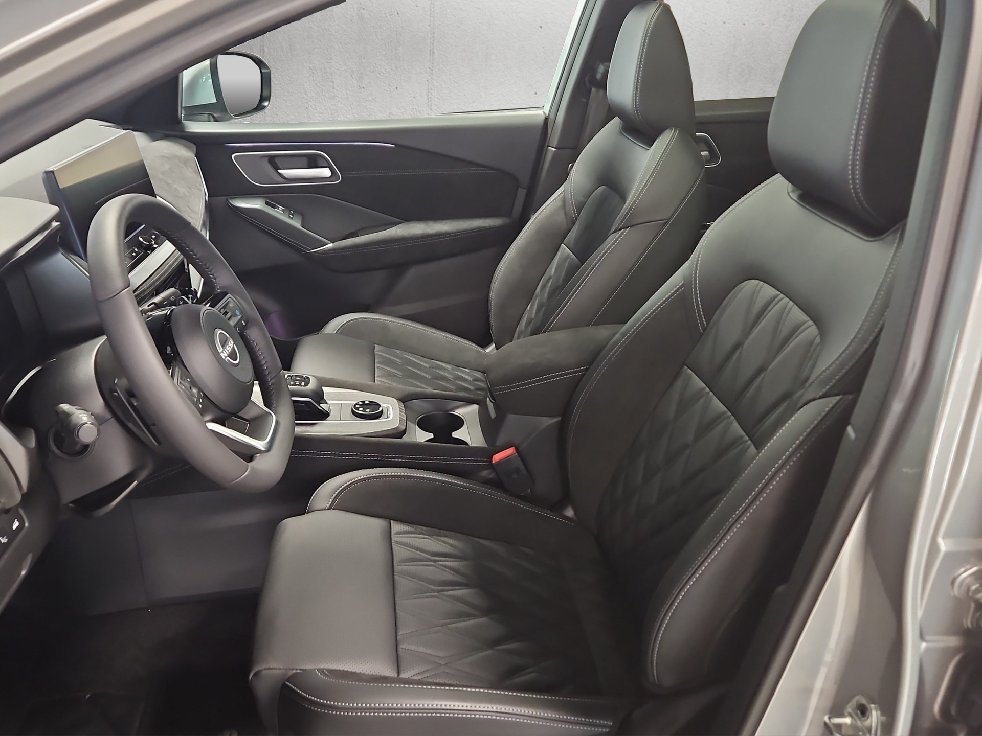 NISSAN Qashqai 1.3 MHEV Tekna+ 4x4-image-8