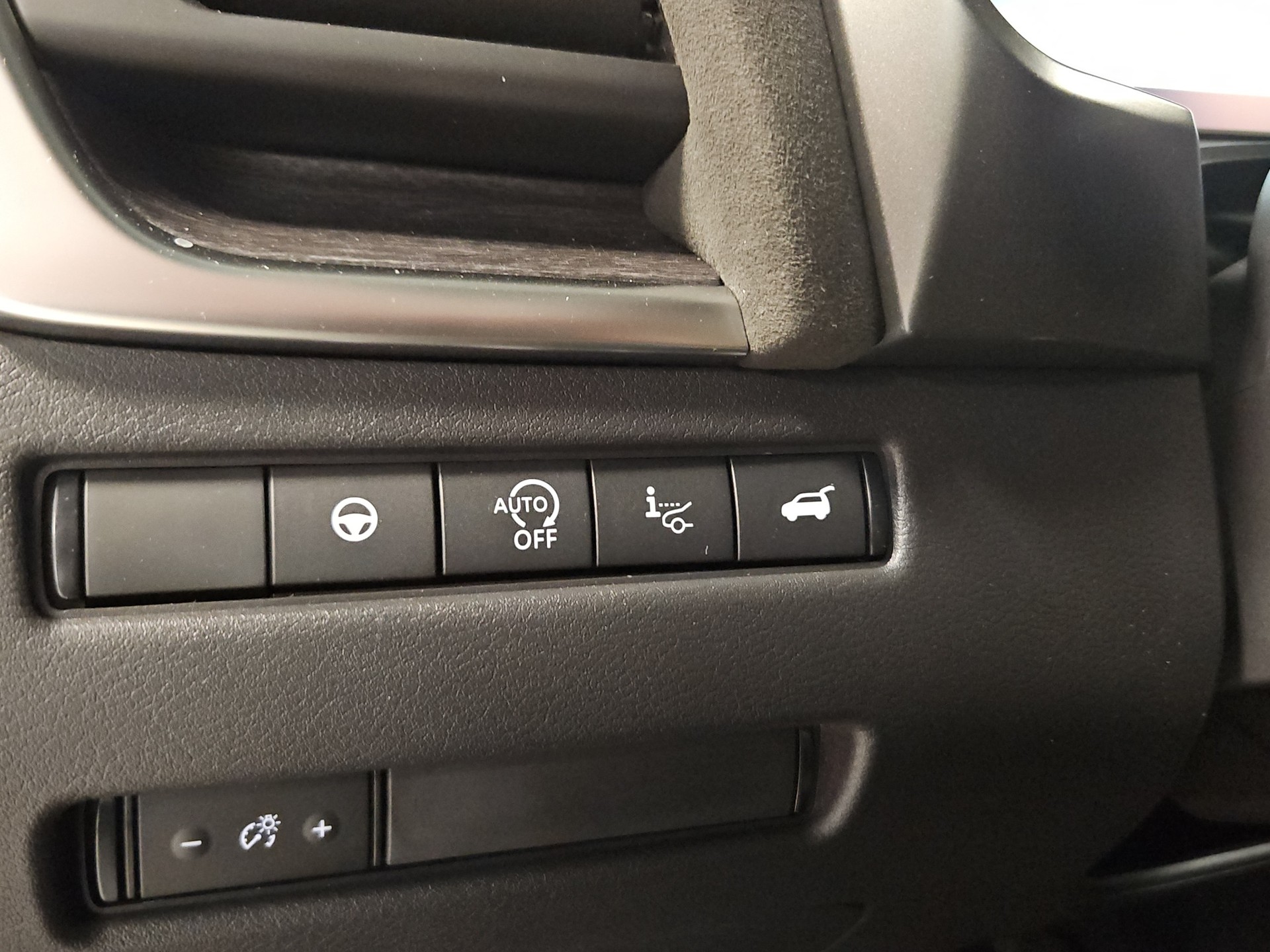 NISSAN Qashqai 1.3 MHEV Tekna+ 4x4-image-18