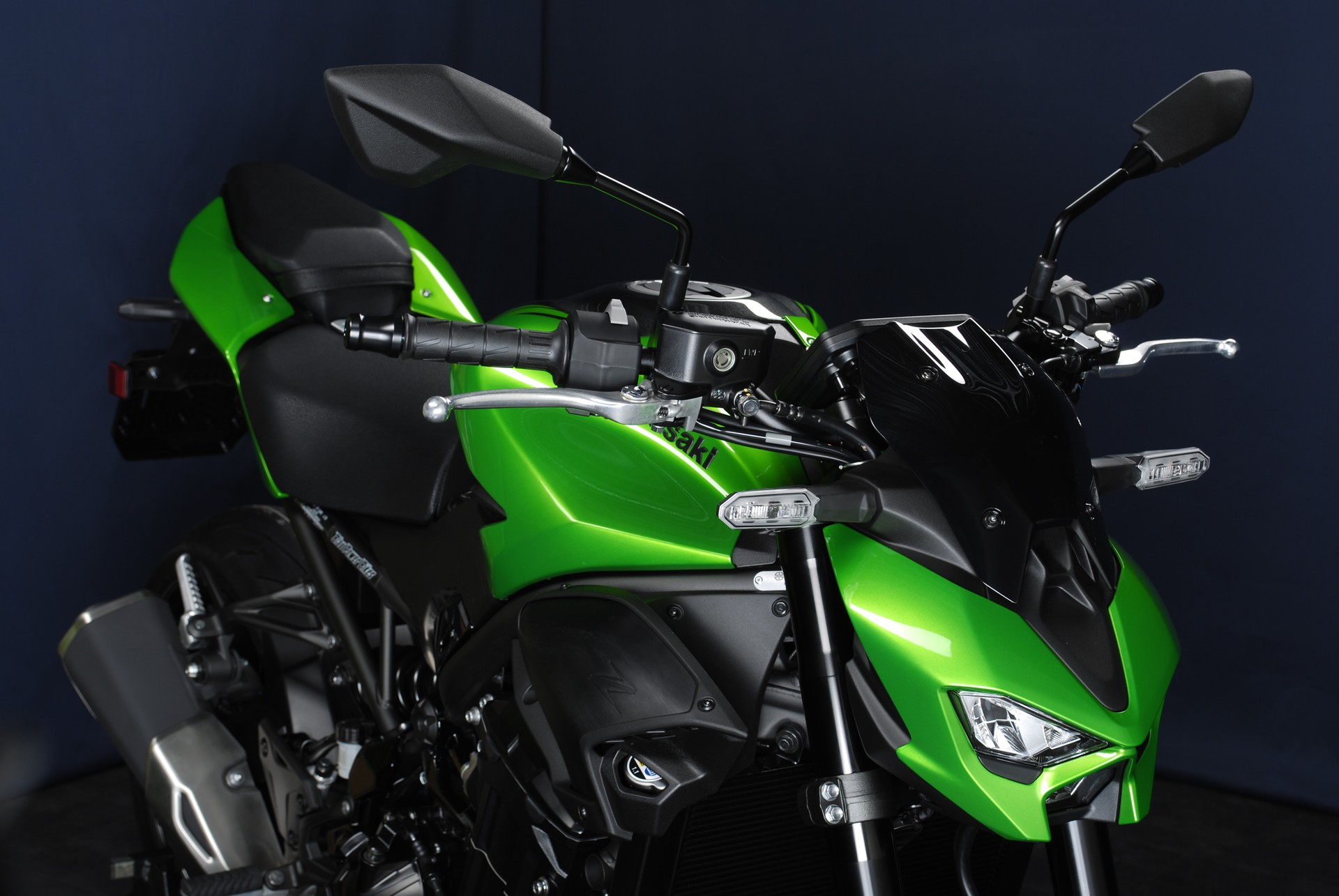 KAWASAKI Z 900 (35kW) MY26-showroom-element-3