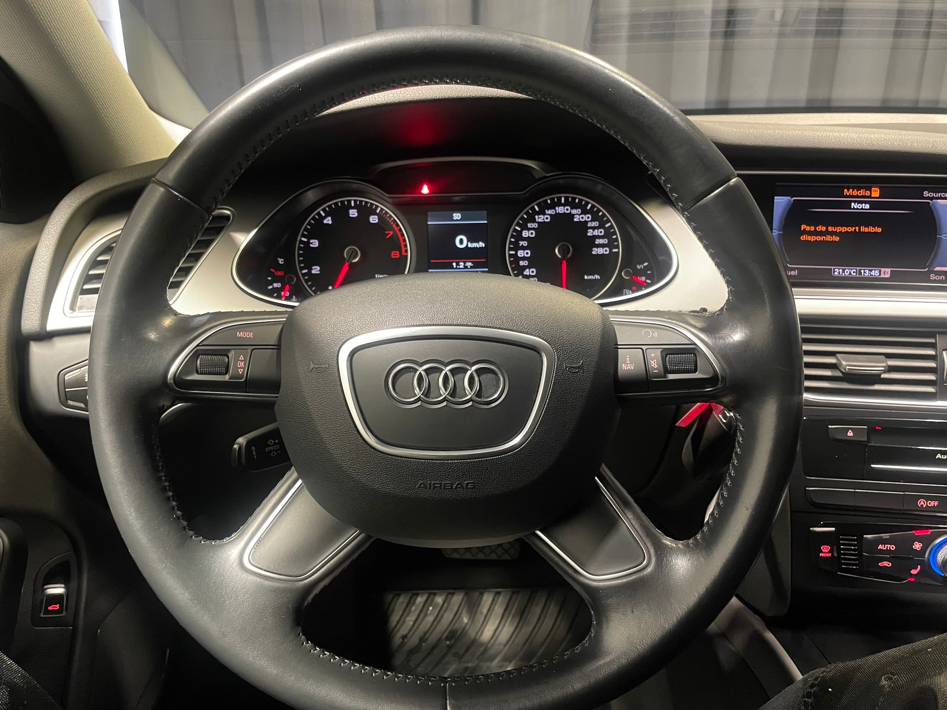 AUDI A4 Limousine 1.8 TFSI multitronic (29)-image-9