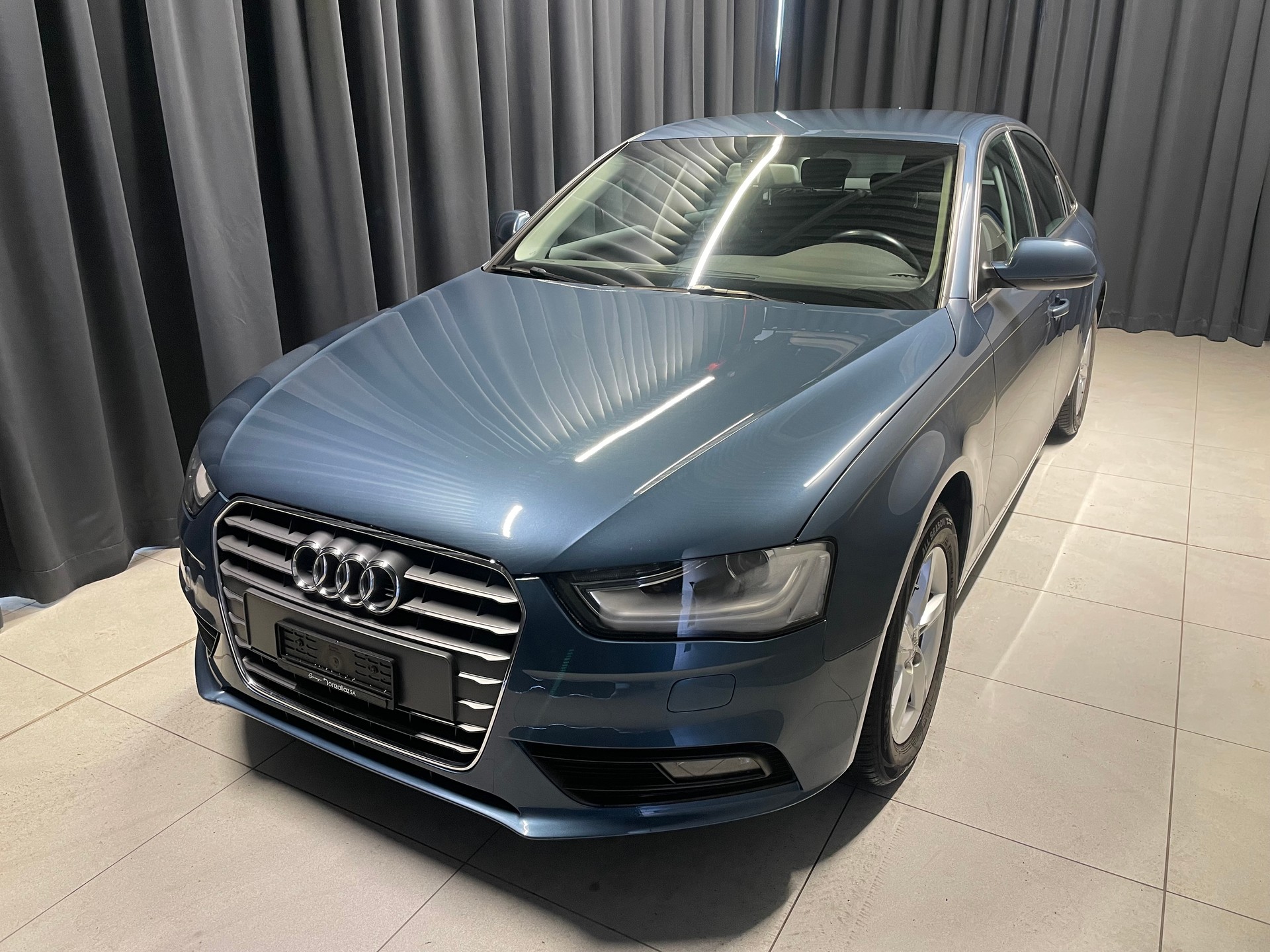 AUDI A4 Limousine 1.8 TFSI multitronic (29)-image-2