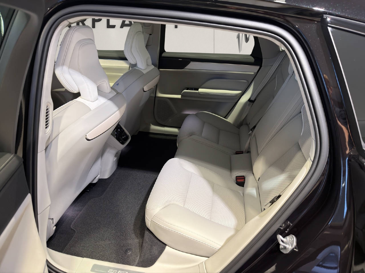 VOLVO ES90 Ultra-image-5
