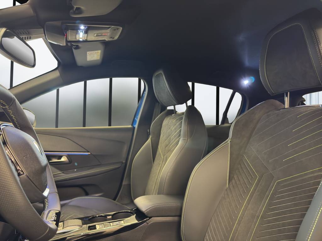 PEUGEOT 208 1.2 MHEV 110 GT-image-9