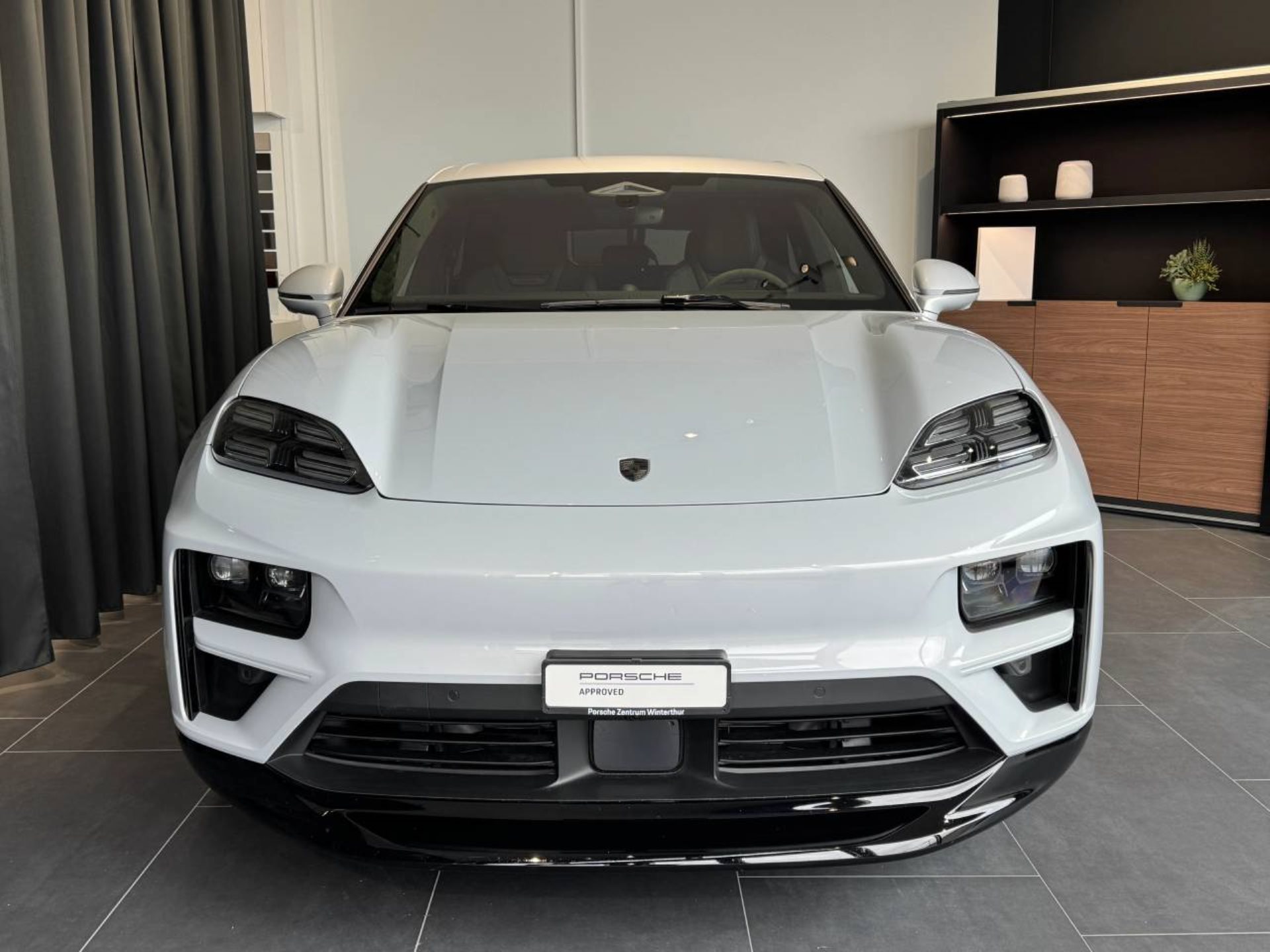 PORSCHE Macan Turbo-image-5