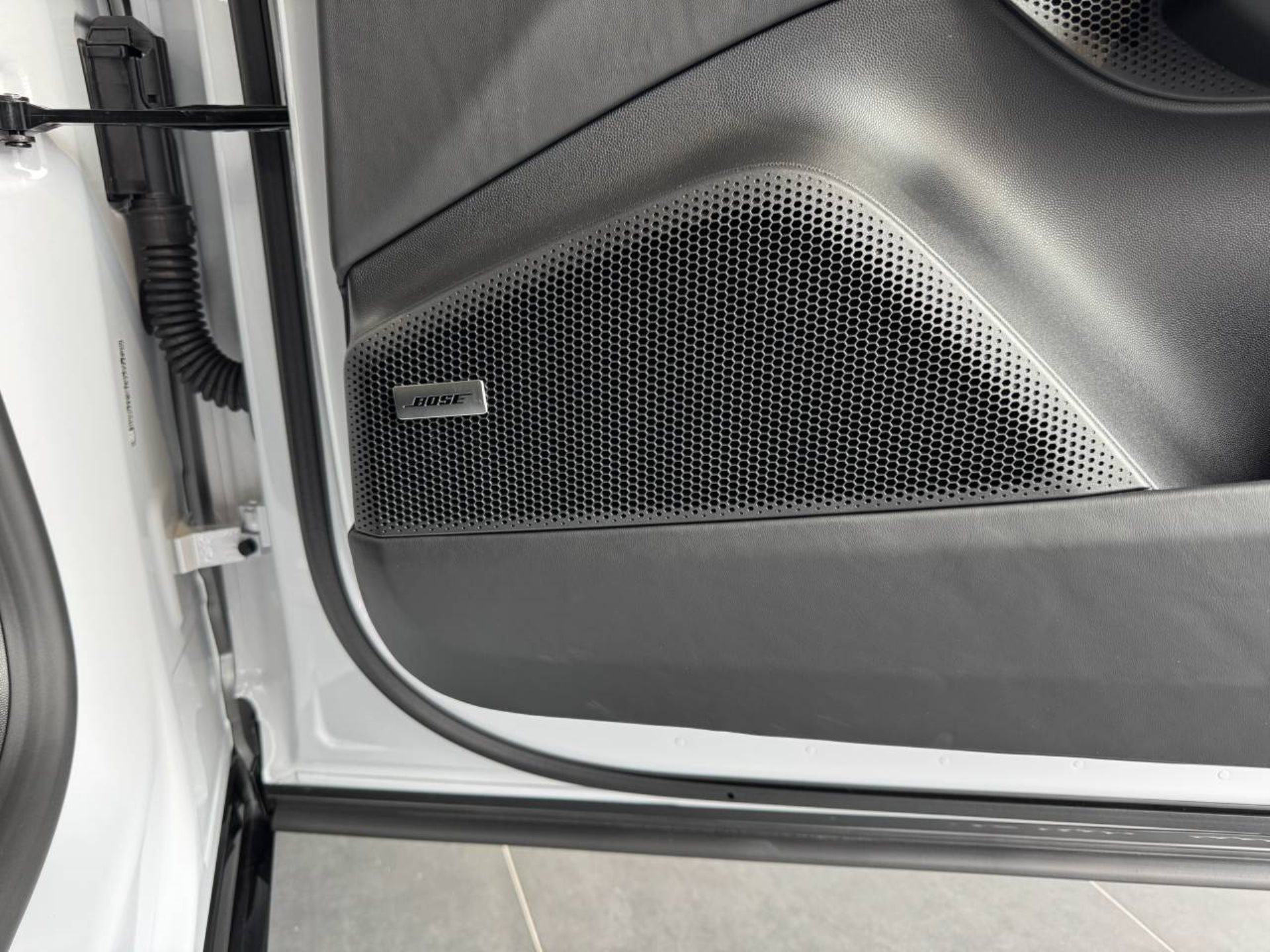 PORSCHE Macan Turbo-image-27