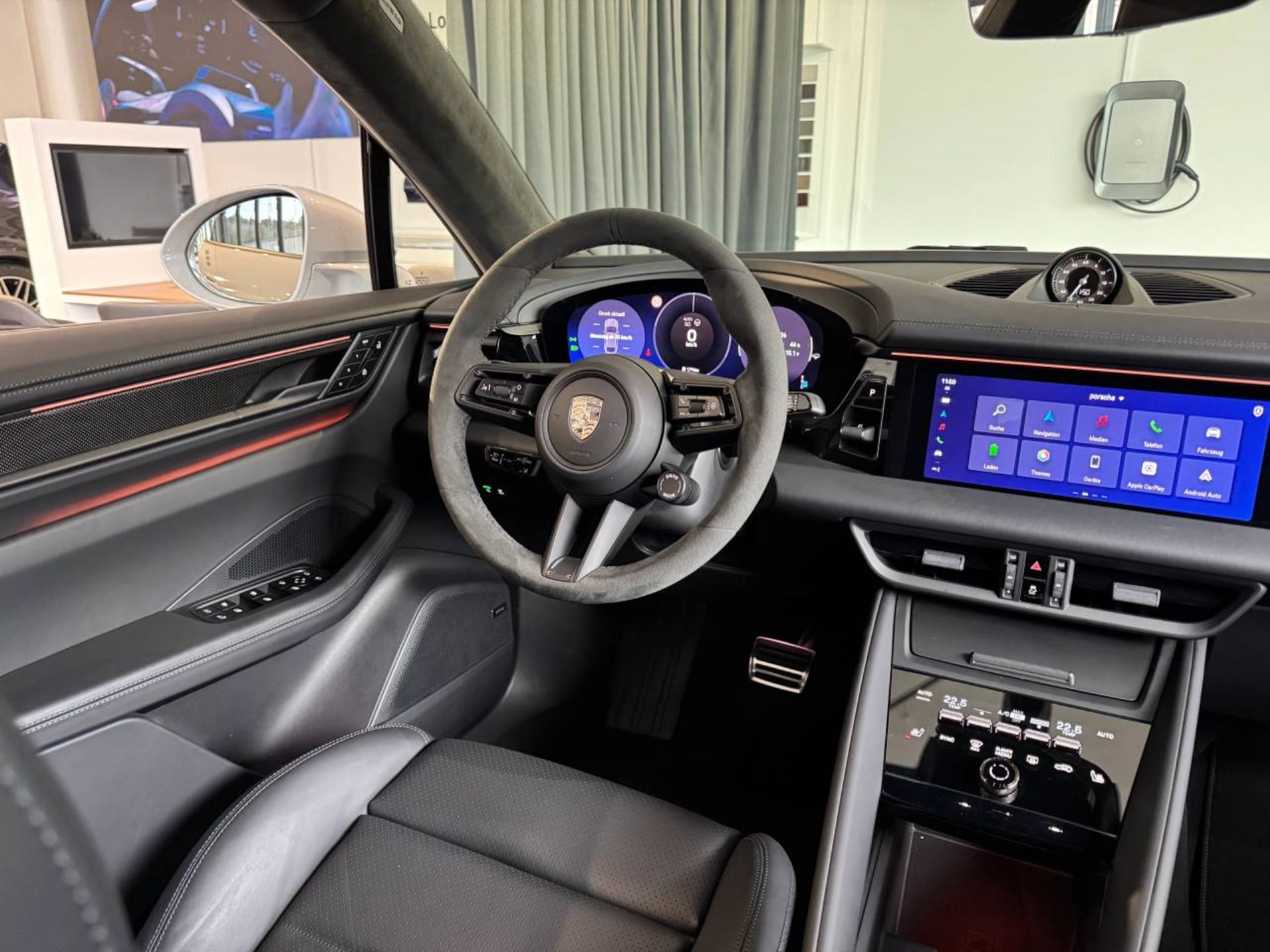 PORSCHE Macan Turbo-image-17