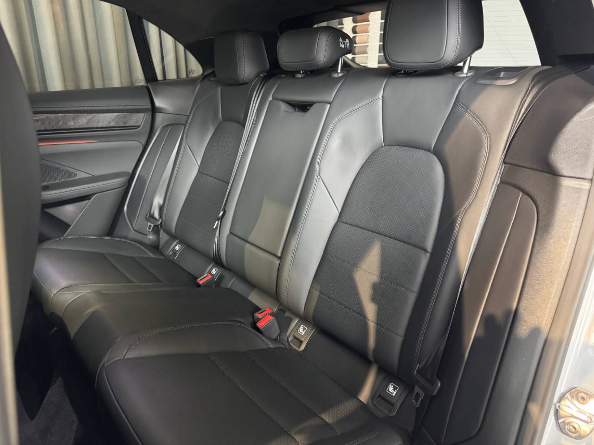 PORSCHE Macan Turbo-image-31