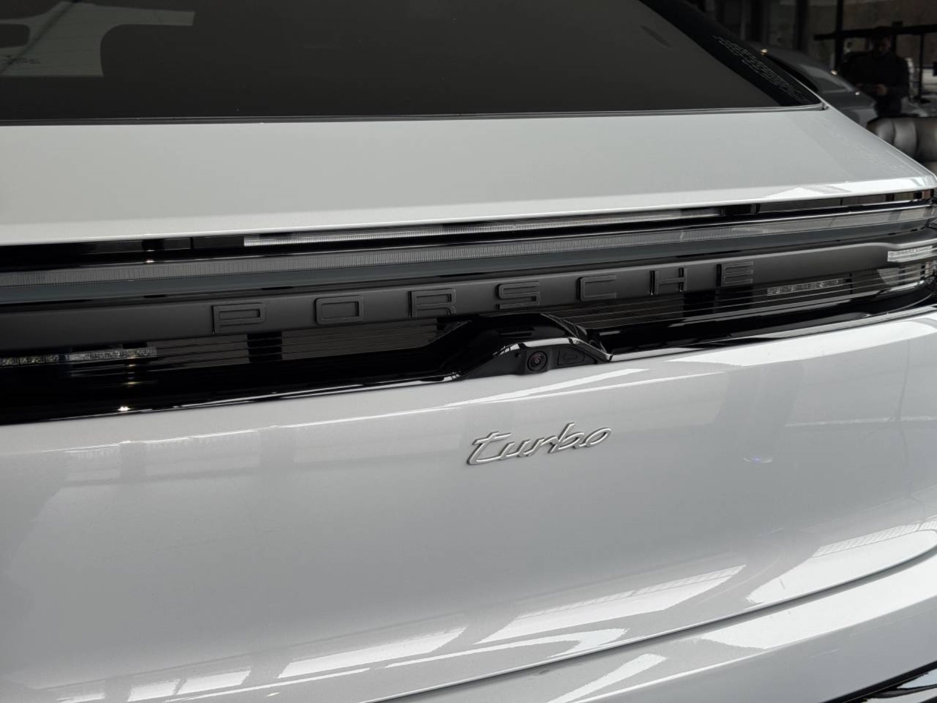 PORSCHE Macan Turbo-image-46