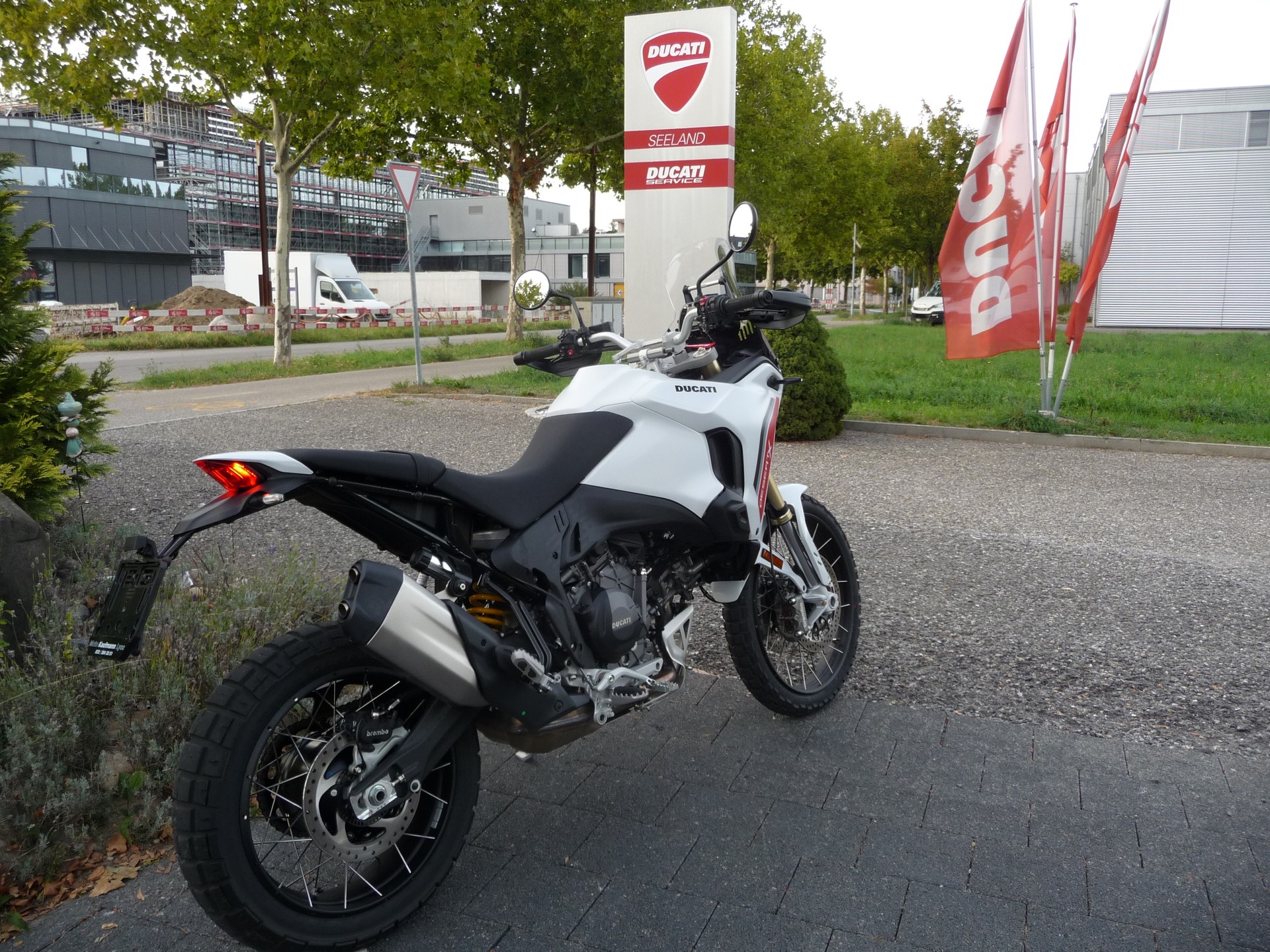 DUCATI Desert X-image-9