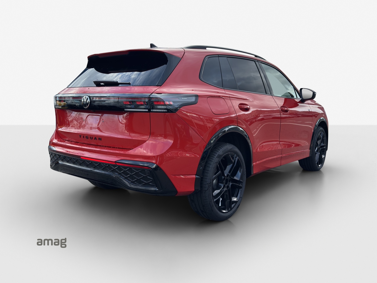 VW Tiguan 2.0 TSI DSG R-Line 4Motion-image-4