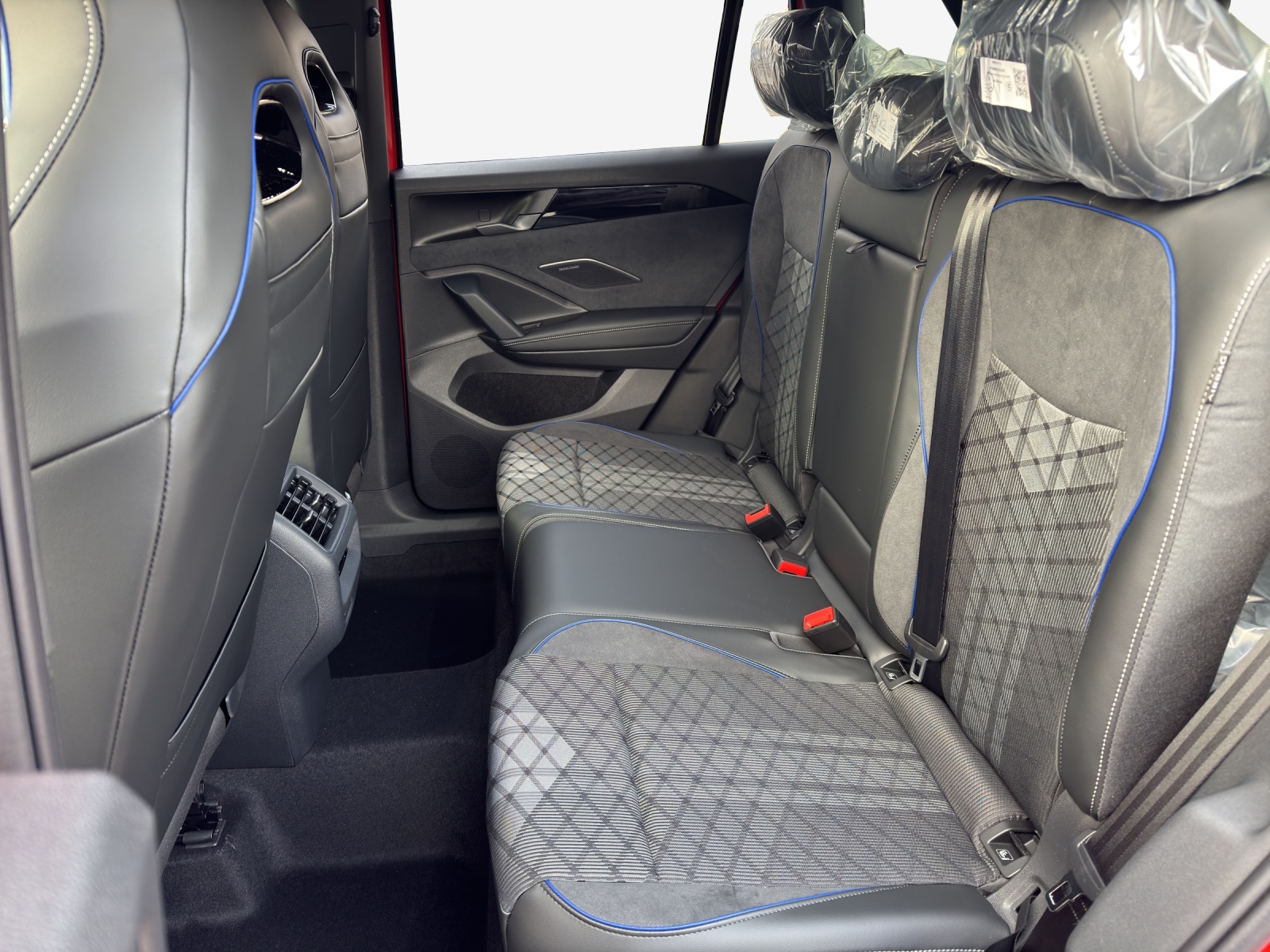 VW Tiguan 2.0 TSI DSG R-Line 4Motion-image-11