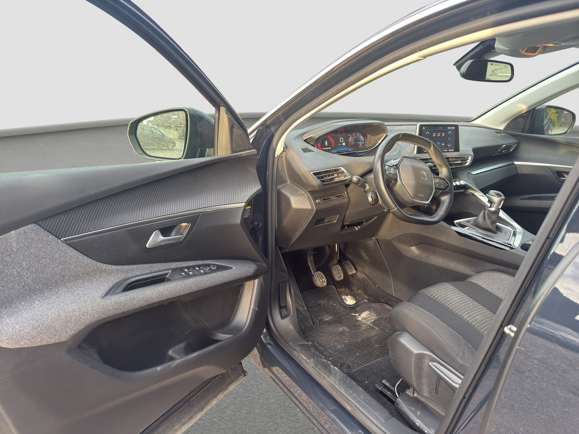 PEUGEOT 3008 1.5 BlueHDi Active ** Austauschmotor - 133'067 km ** Digital Cockpit **-image-10