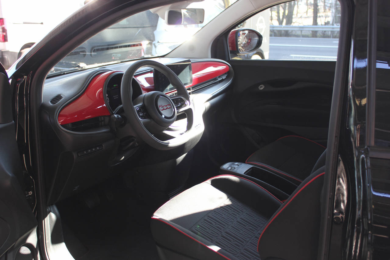 FIAT 500 Red Edition-image-5