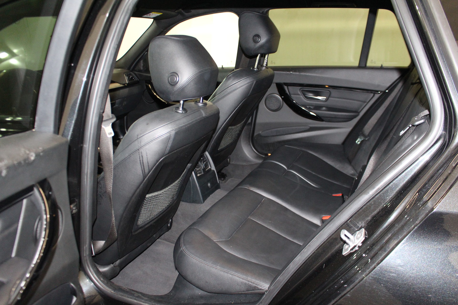 BMW 320d xDrive SAG Touring-image-7