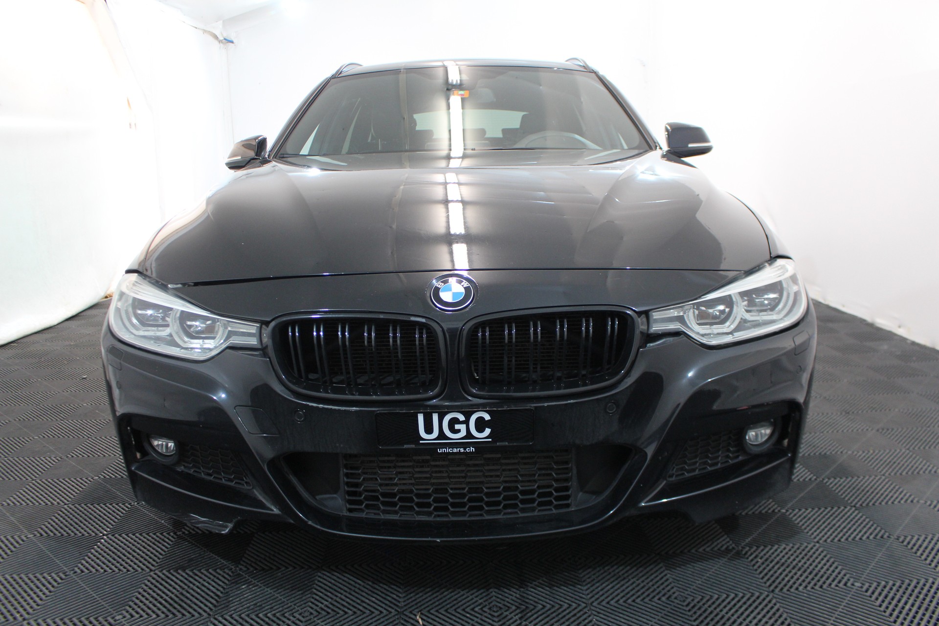 BMW 320d xDrive SAG Touring-image-1