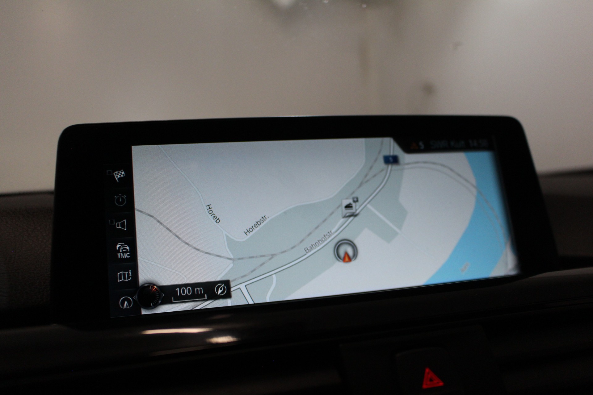 BMW 320d xDrive SAG Touring-image-14