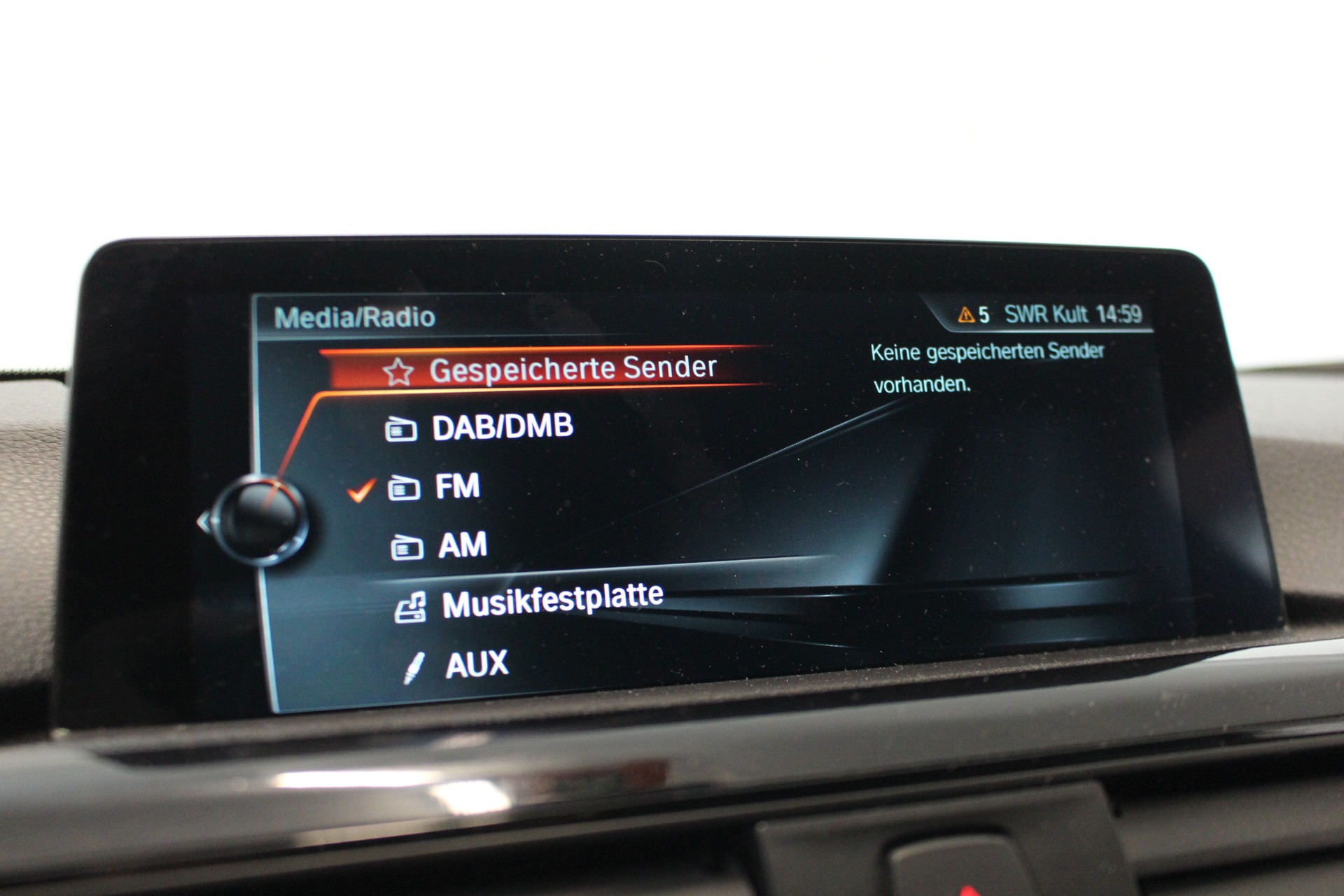 BMW 320d xDrive SAG Touring-image-16