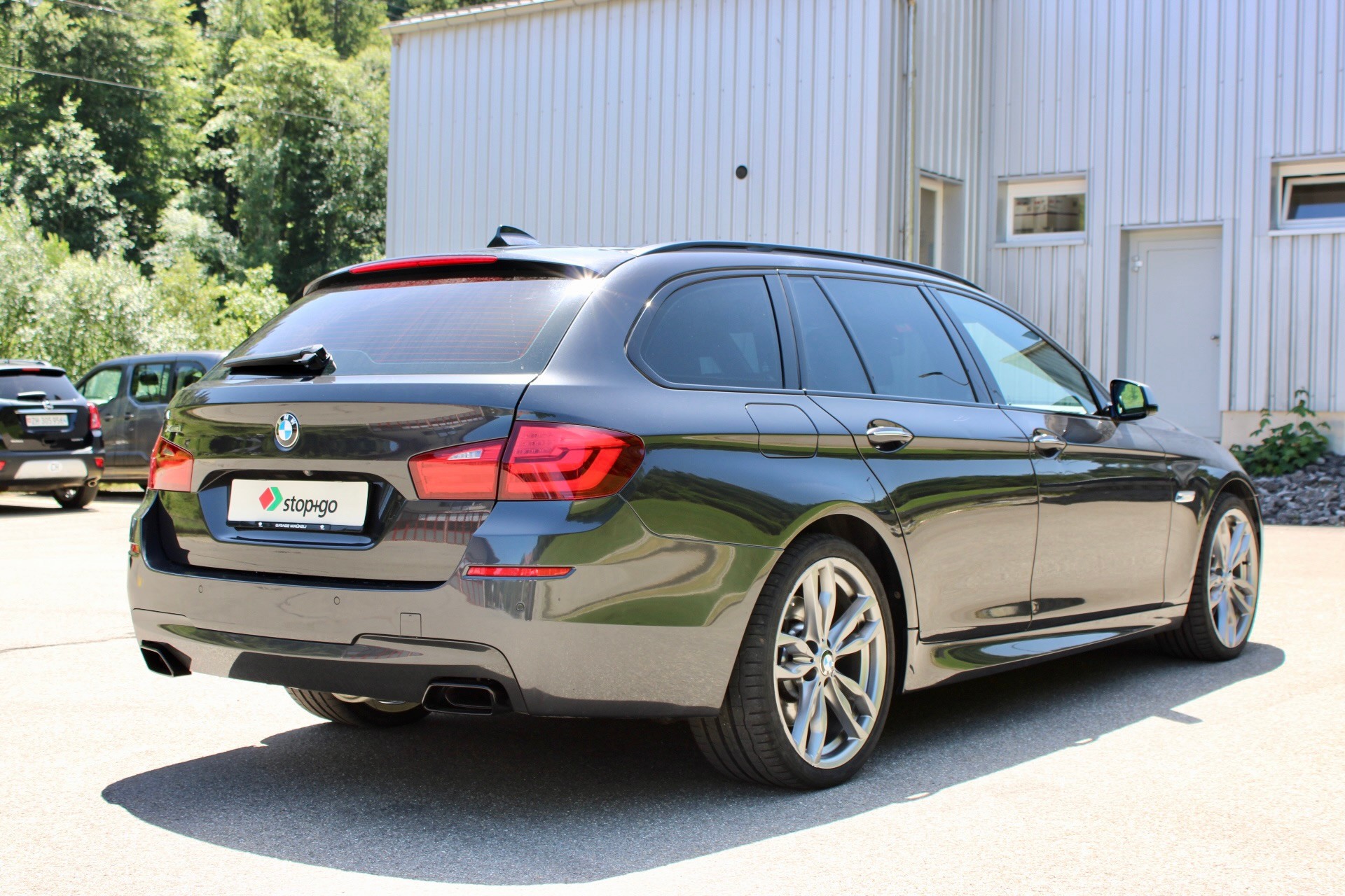 BMW M550d xDrive Touring Steptronic-image-4
