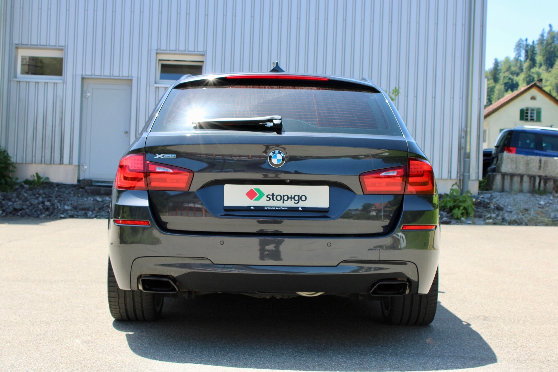 BMW M550d xDrive Touring Steptronic-image-5