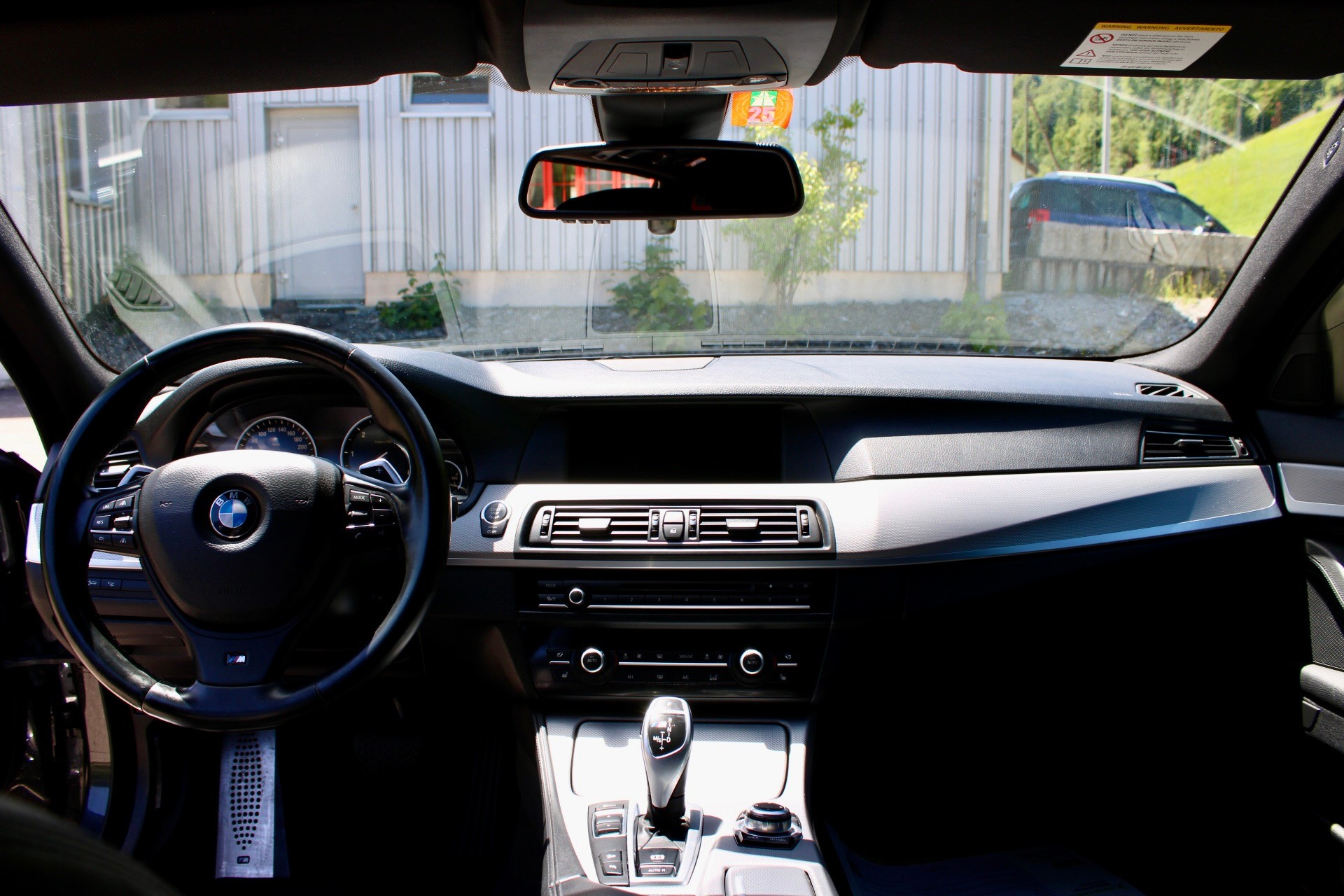 BMW M550d xDrive Touring Steptronic-image-9