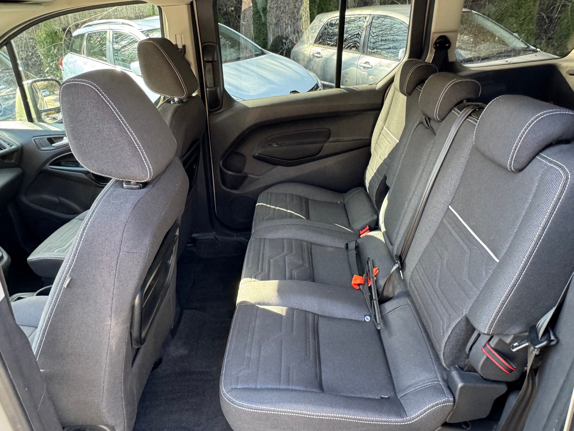 FORD Grand Tourneo Connect 1.5 TDCi Trend Powershift-image-5