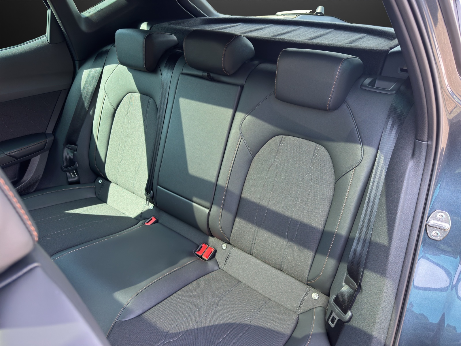 CUPRA Formentor 1.5 e-TSI DSG-image-8
