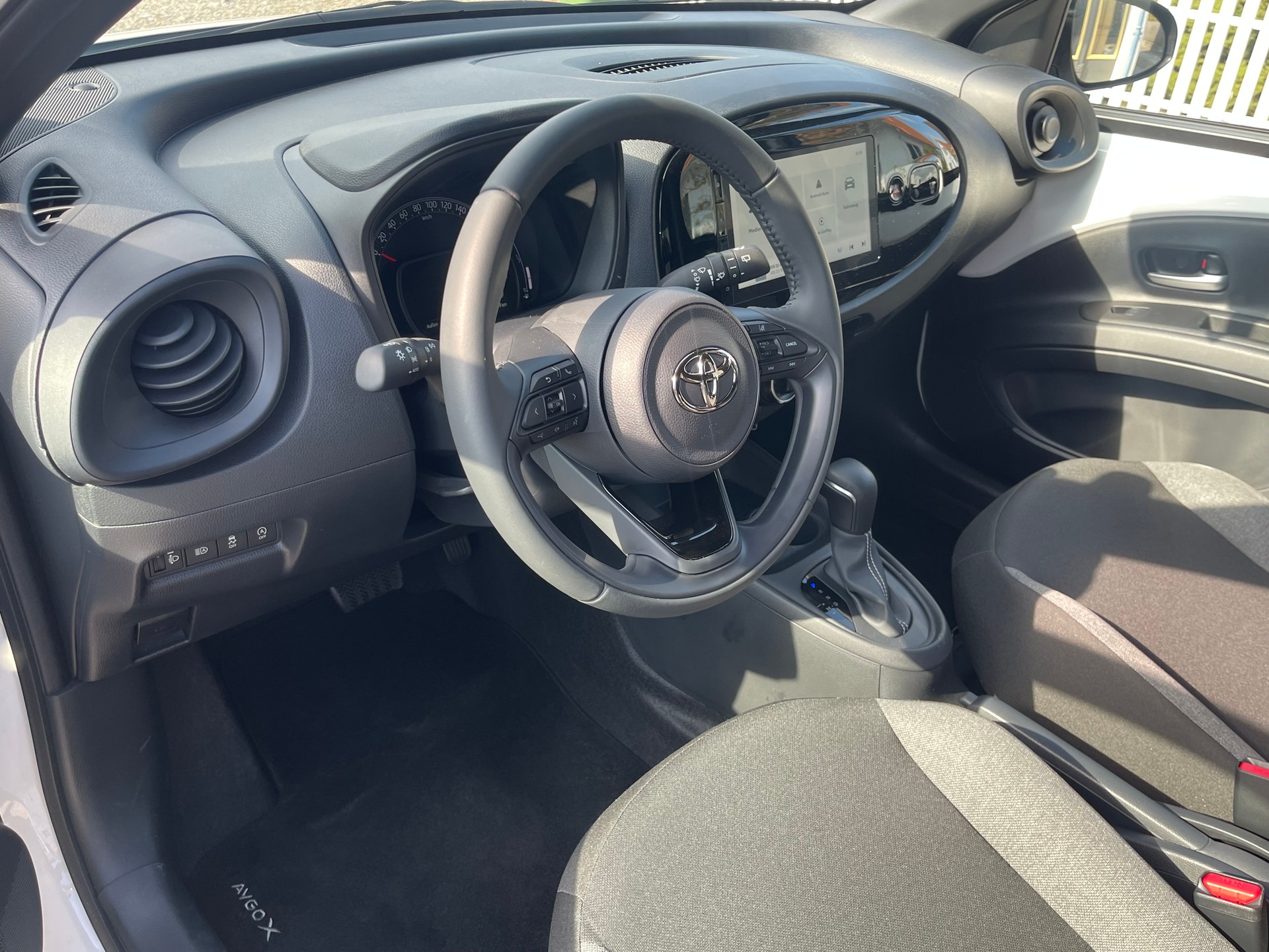 TOYOTA Aygo X 1.0 VVT-i Comfort CVT-image-7