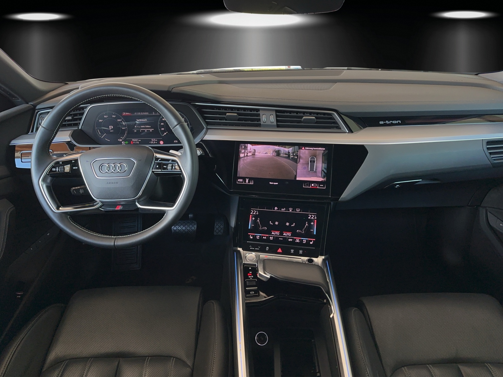 AUDI e-tron 55 Advanced quattro-image-11