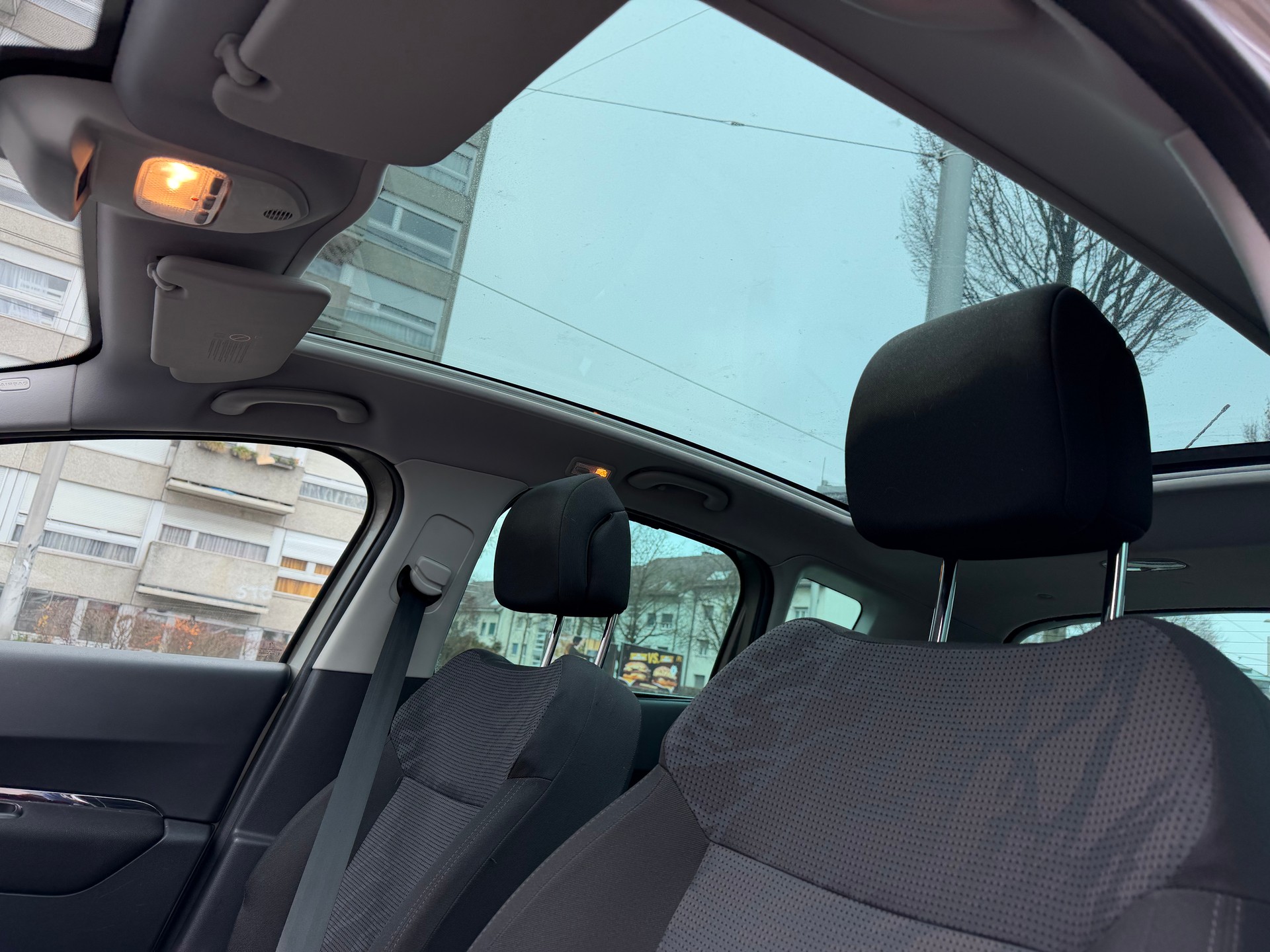 PEUGEOT 3008 1.6 16V T Platinum Tiptronic-image-9