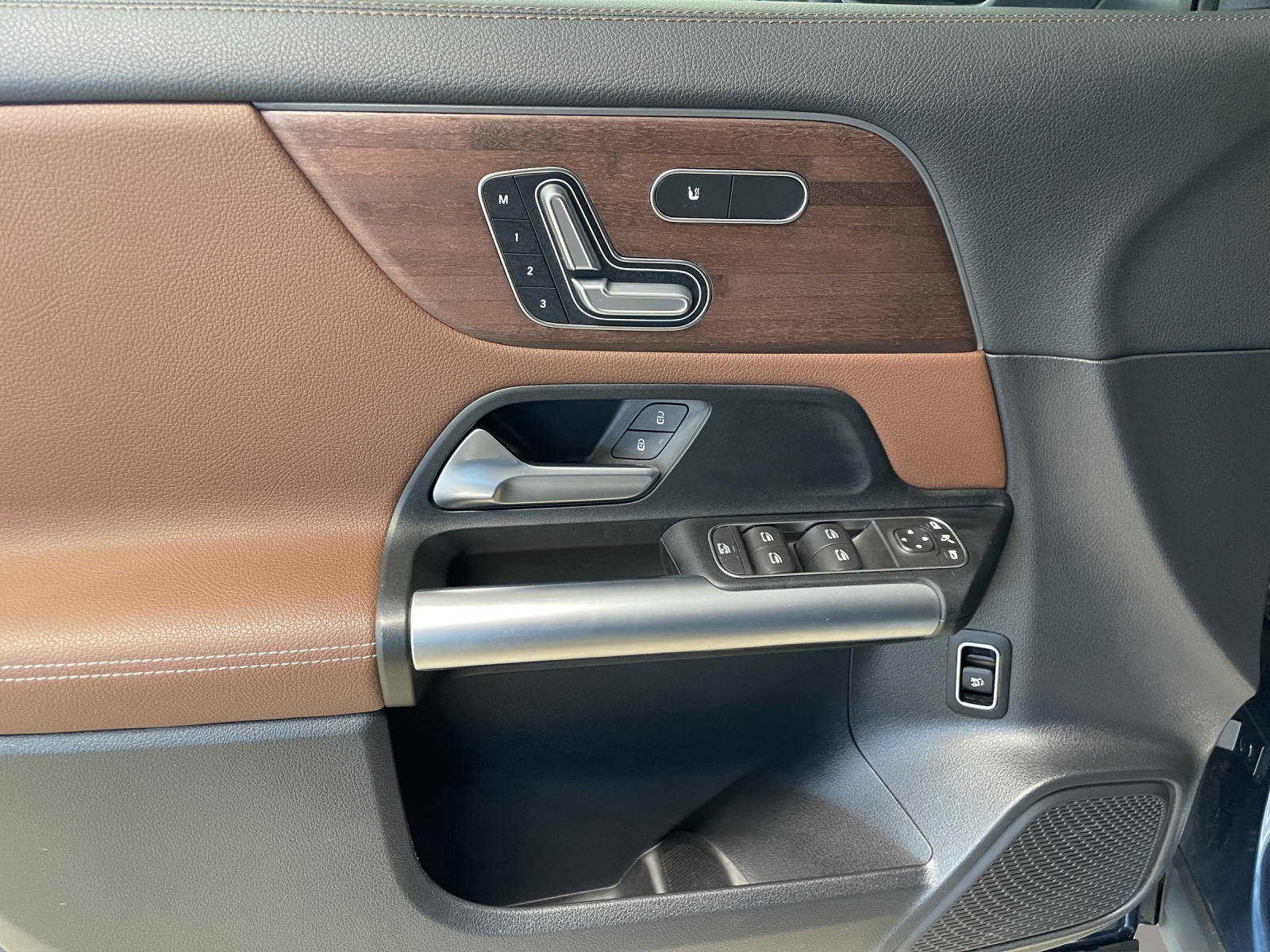 Image MERCEDES-BENZ GLA-220 GLA 220d 4Matic Progressive 8G-DCT