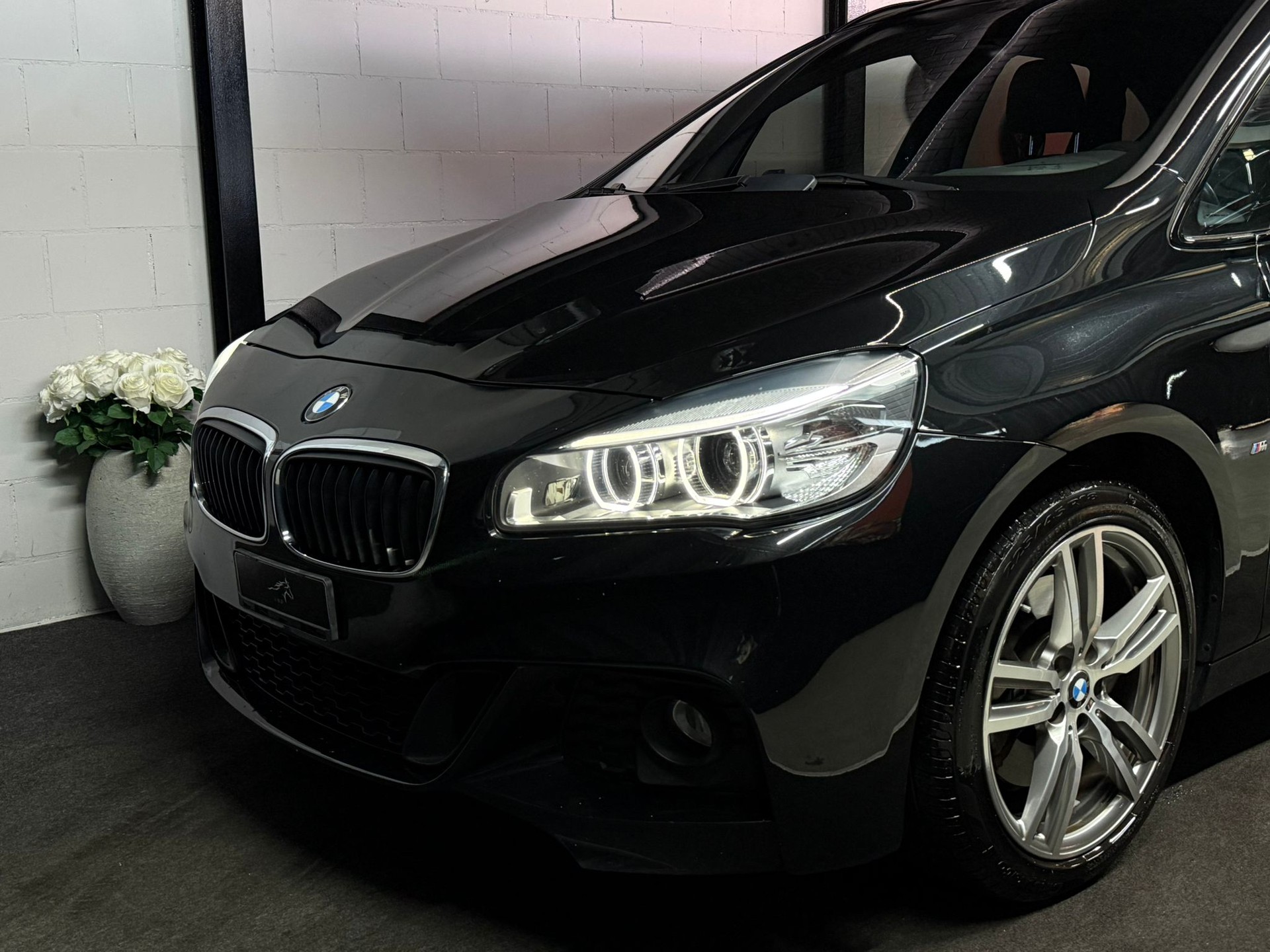 BMW 225i xDrive Active Tourer M Sport Steptronic-image-2