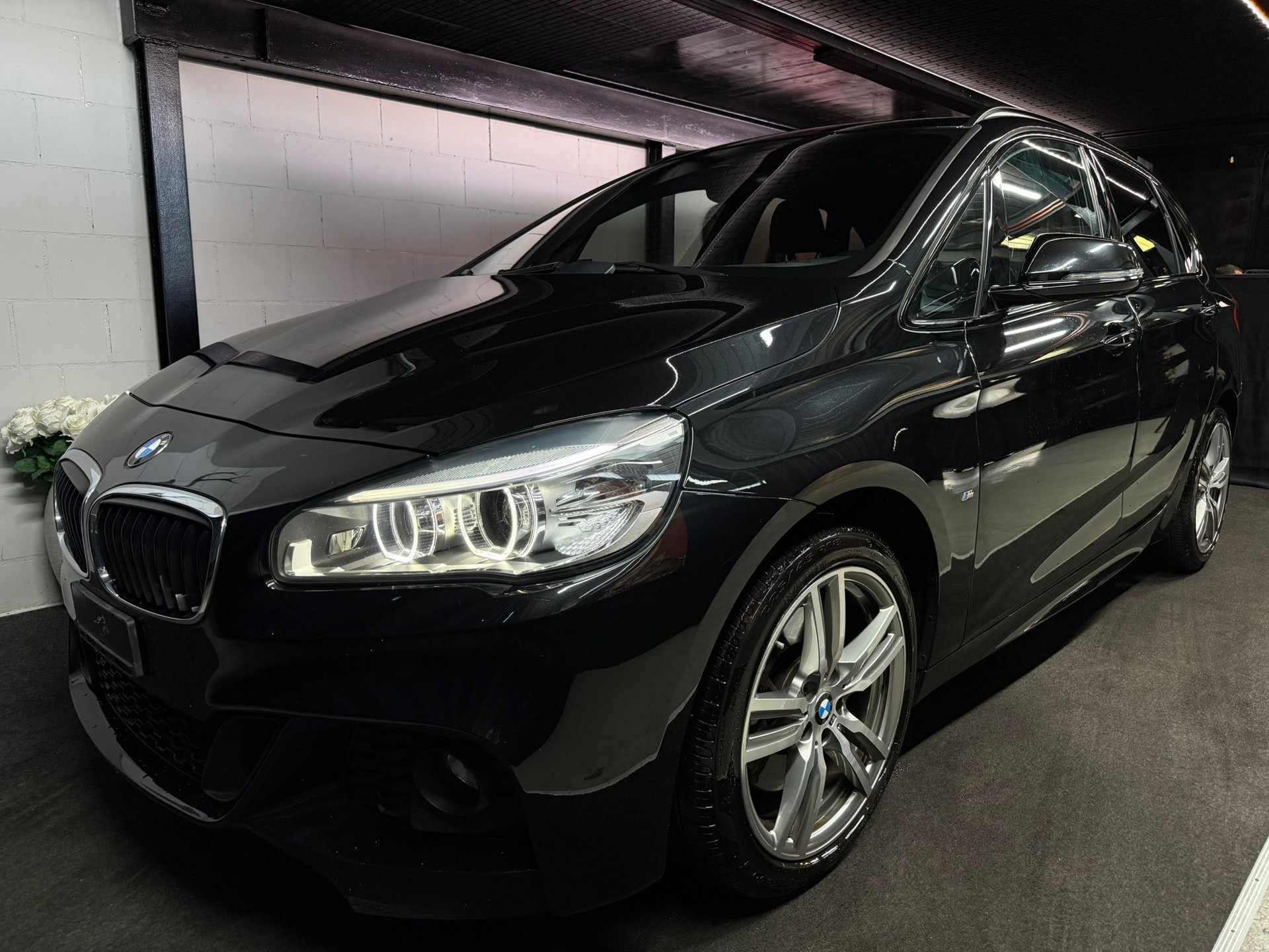 BMW 225i xDrive Active Tourer M Sport Steptronic-image-1