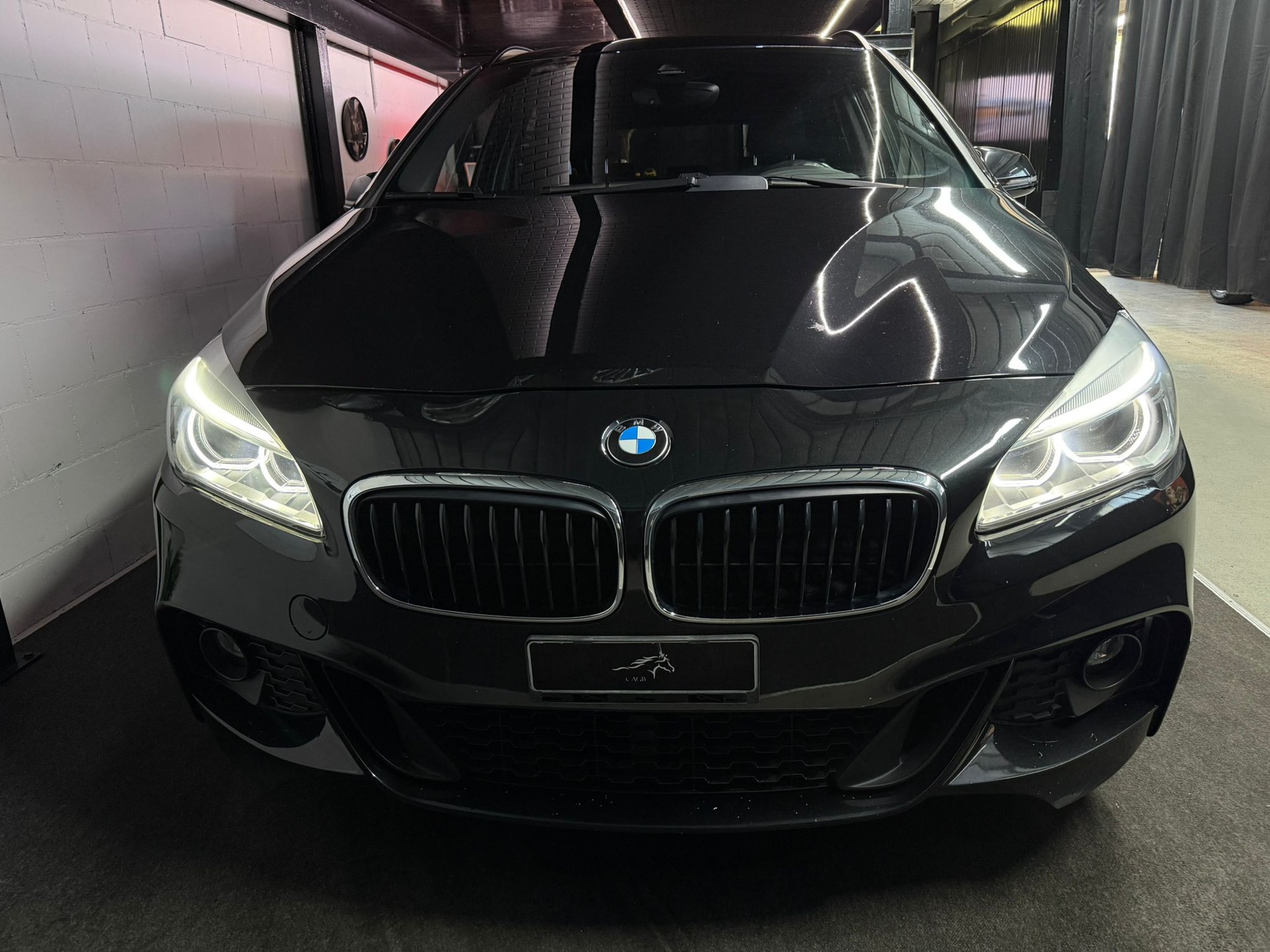 BMW 225i xDrive Active Tourer M Sport Steptronic-image-3