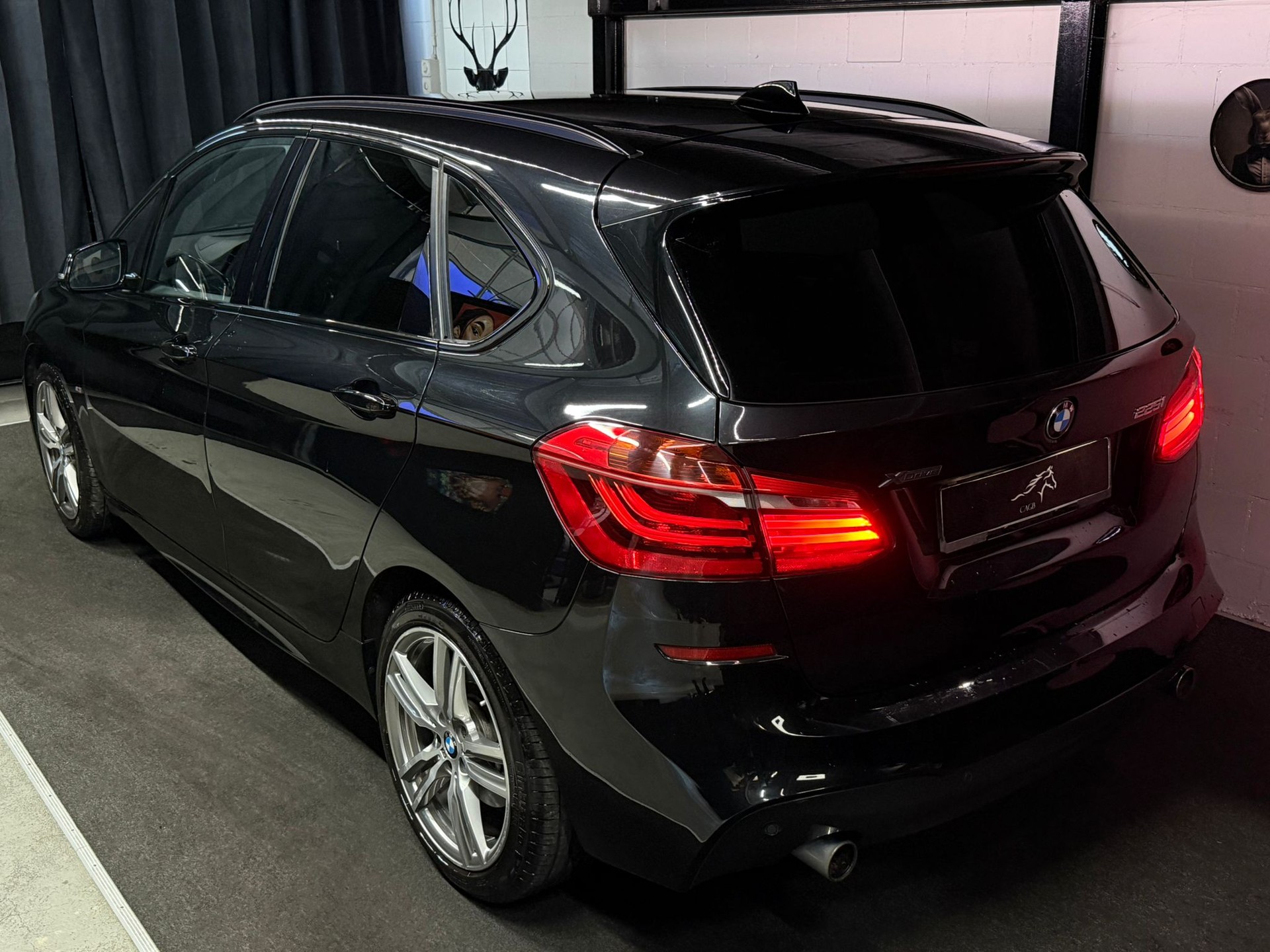 BMW 225i xDrive Active Tourer M Sport Steptronic-image-4