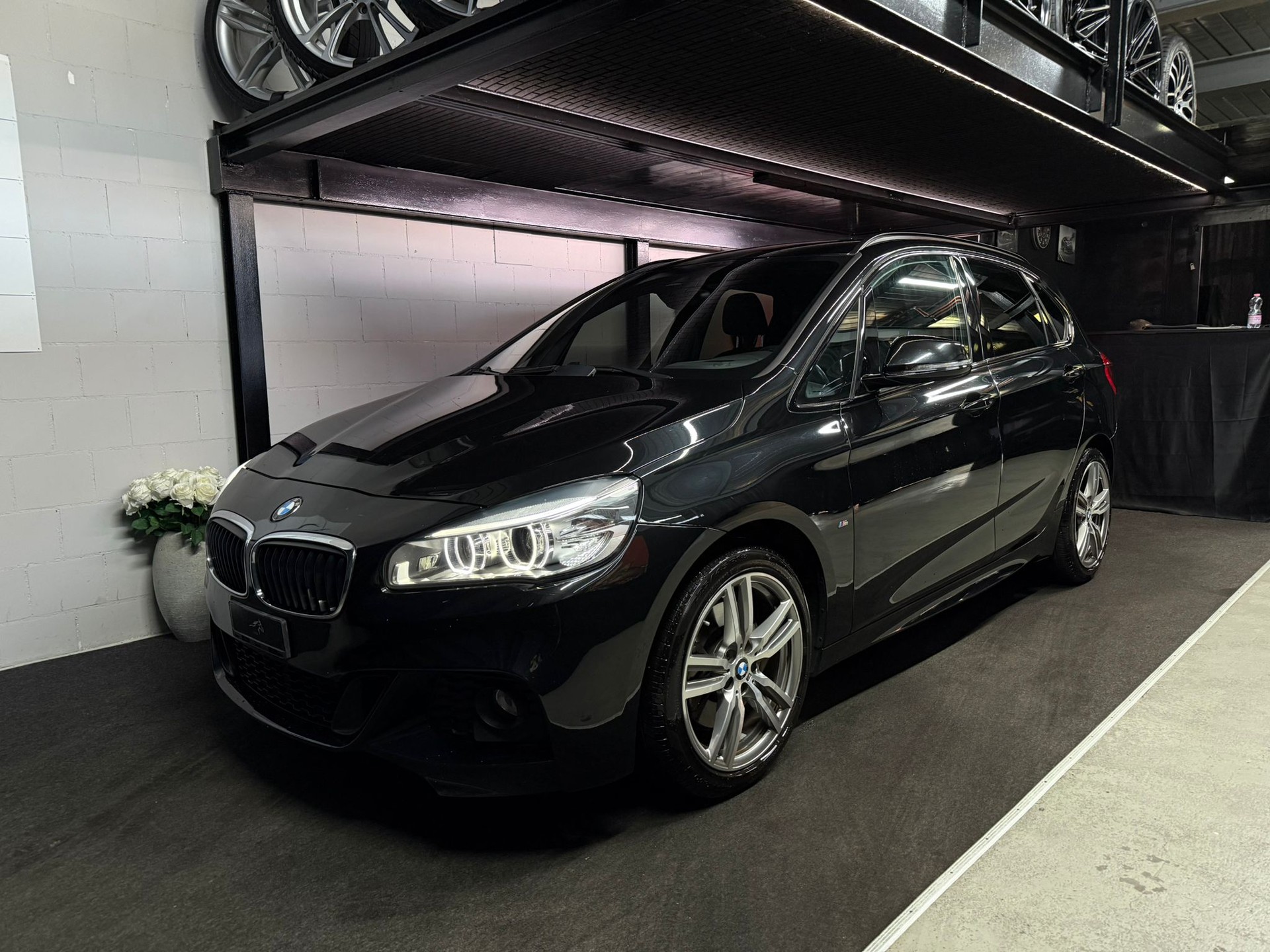 BMW 225i xDrive Active Tourer M Sport Steptronic-image-0