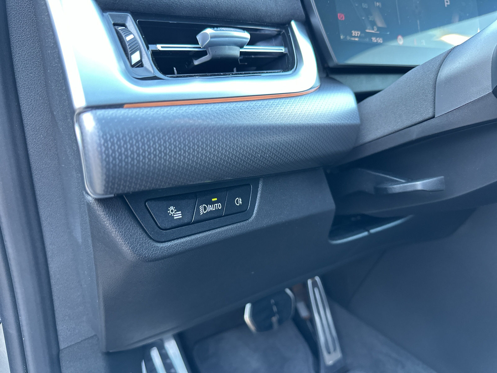 BMW X1 xDrive M35i-image-15