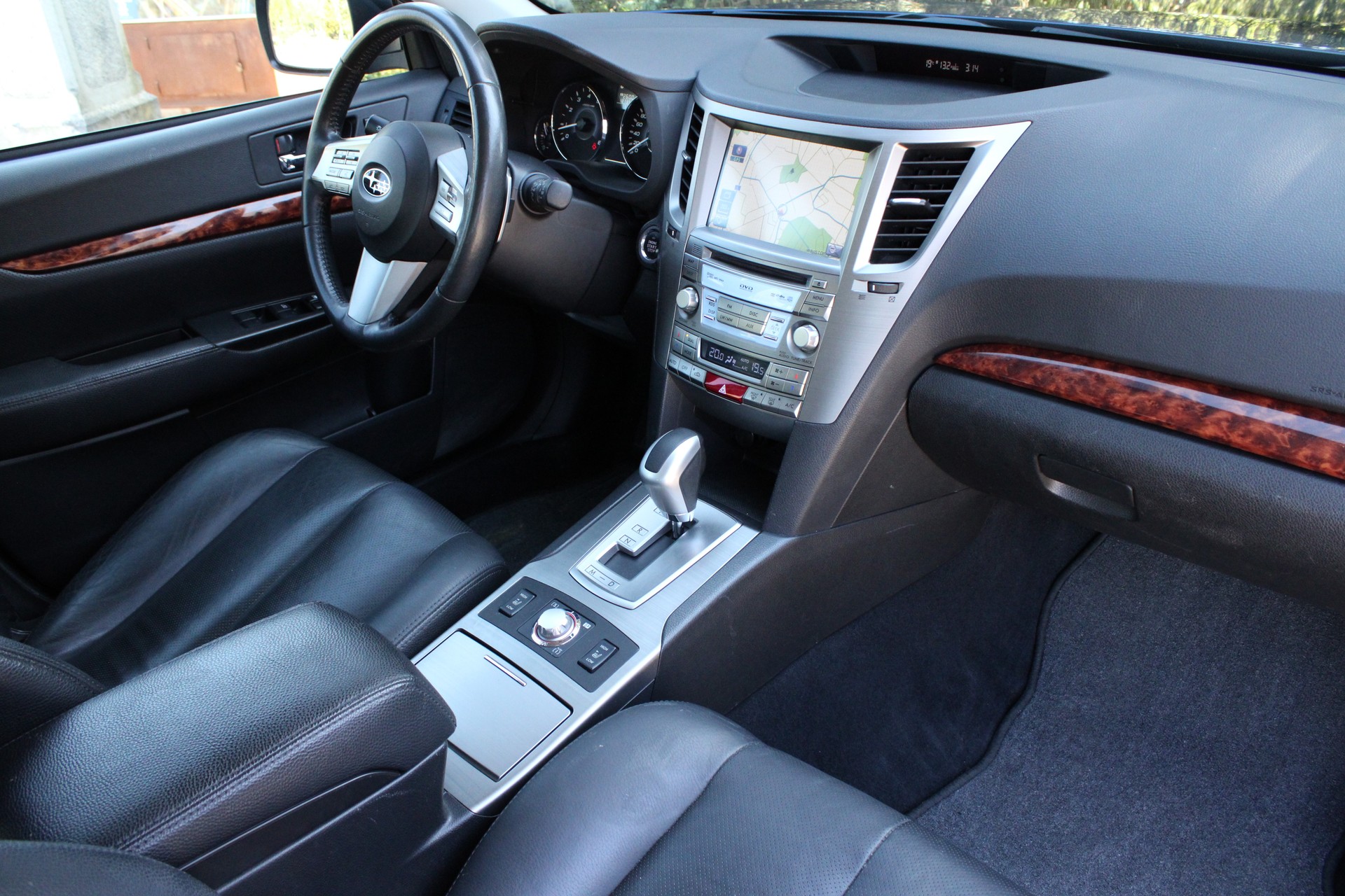 SUBARU Outback 3.6R Executive AWD Automatic-image-12