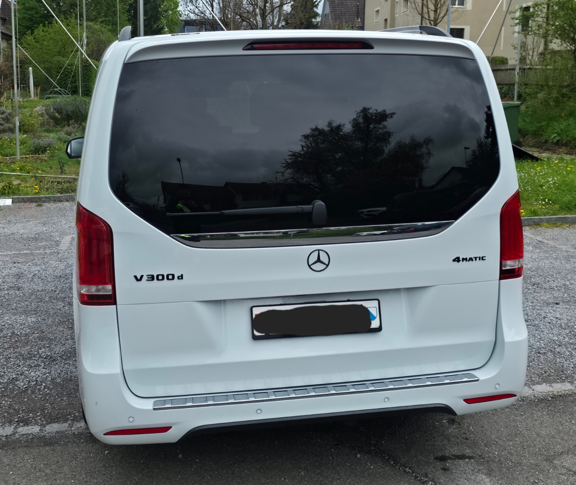 MERCEDES-BENZ V 300 d lang Avantgarde 4Matic 9G-Tronic-image-4