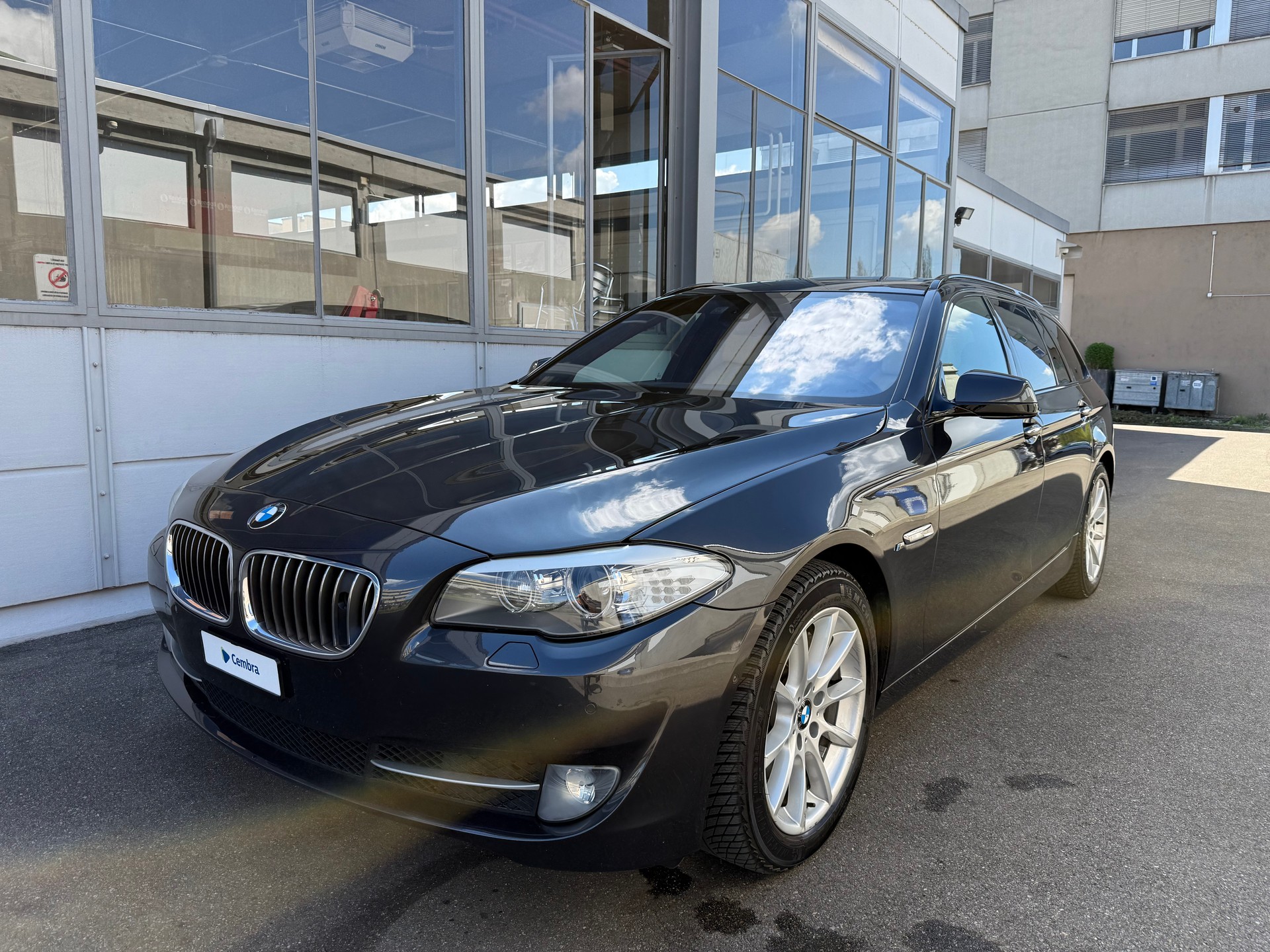 BMW 535i xDrive Touring Steptronic *CH Fahrzeug *Frisch ab MFK *Soft-Close *HUD *Panoramaglasdach *Spurwechselassistent *