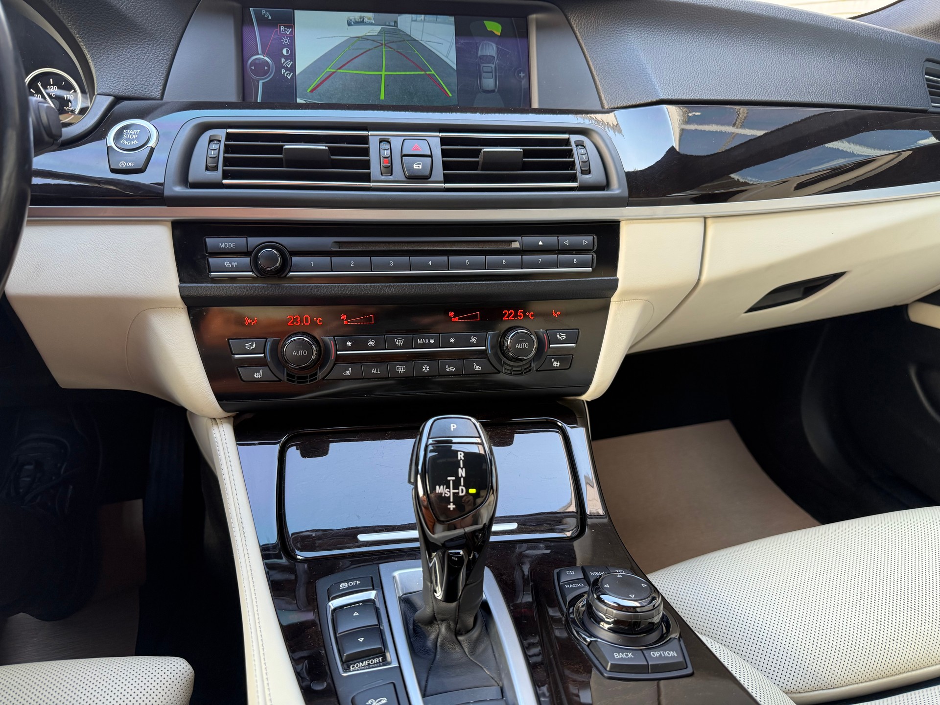 BMW 535i xDrive Touring Steptronic *CH Fahrzeug *Frisch ab MFK *Soft-Close *HUD *Panoramaglasdach *Spurwechselassistent *-image-11