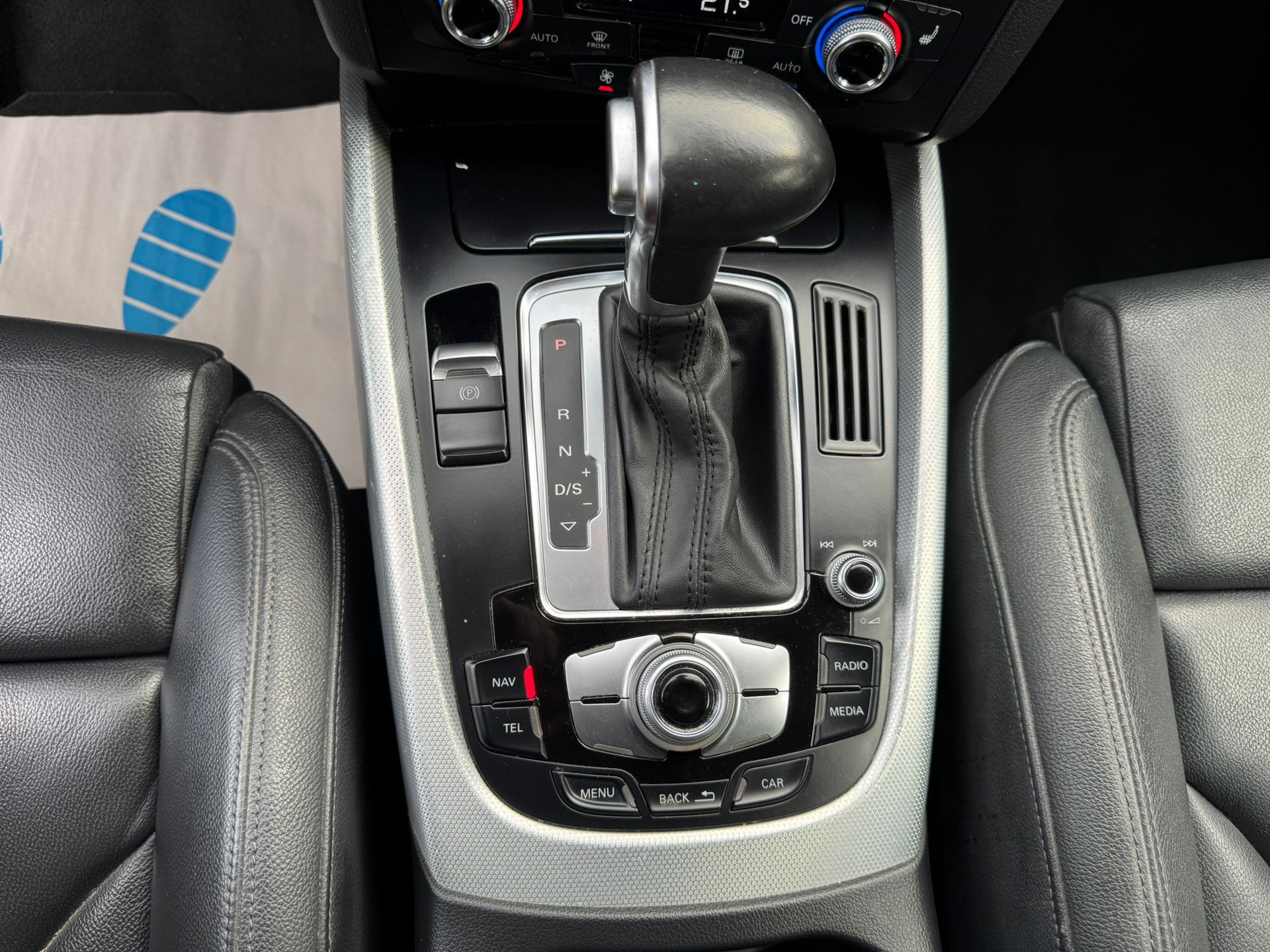 AUDI Q5 2.0 TDI S-Line quattro S-tronic-image-22