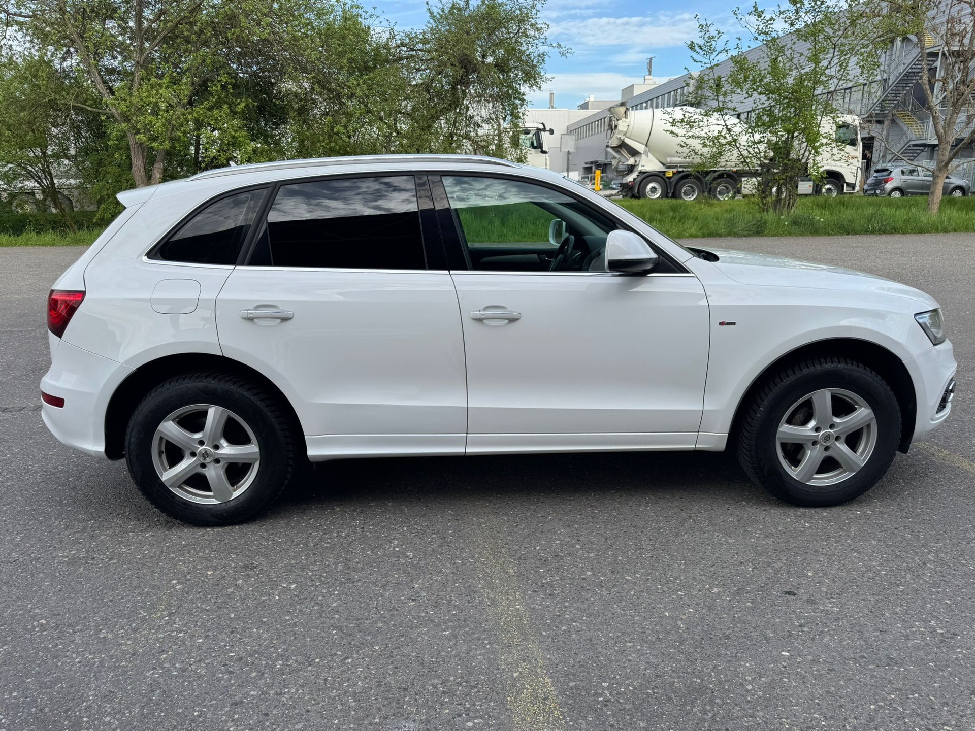 AUDI Q5 2.0 TDI S-Line quattro S-tronic-image-9
