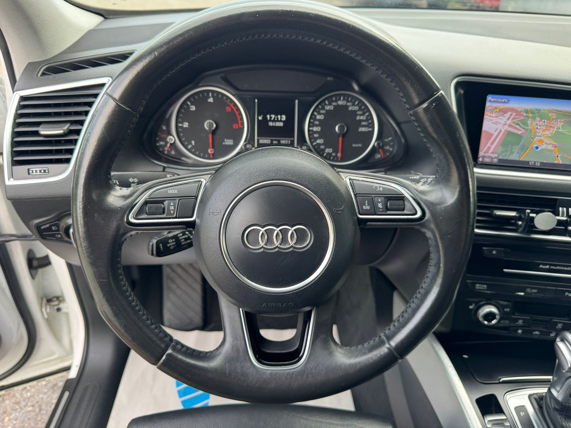 AUDI Q5 2.0 TDI S-Line quattro S-tronic-image-19