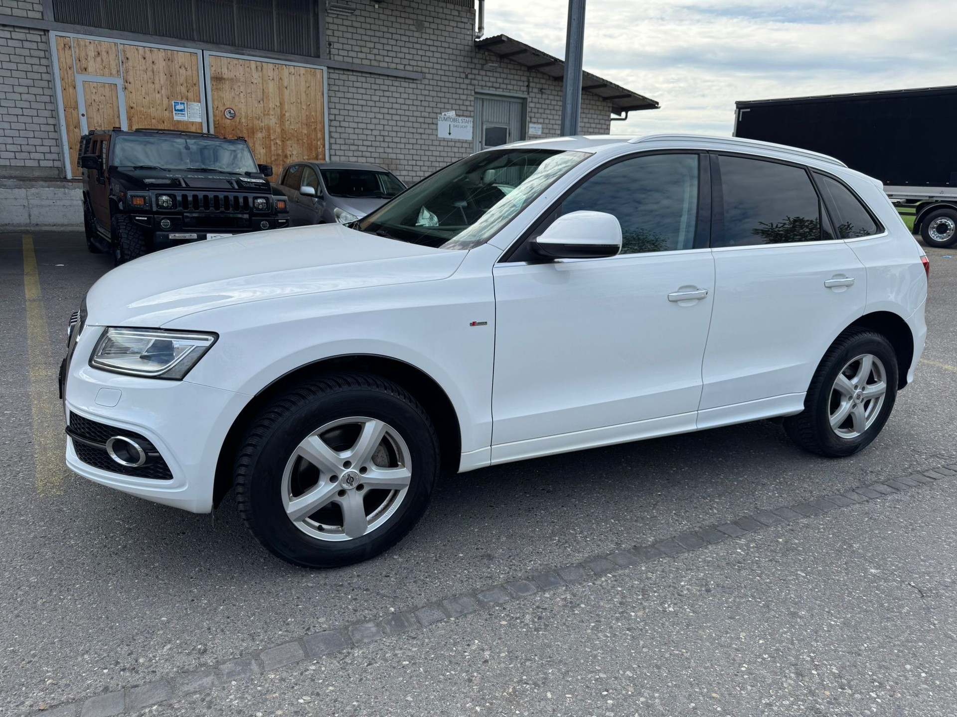 AUDI Q5 2.0 TDI S-Line quattro S-tronic-image-2