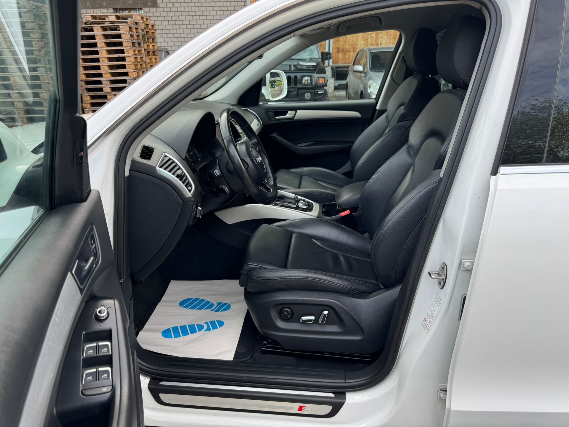 AUDI Q5 2.0 TDI S-Line quattro S-tronic-image-12